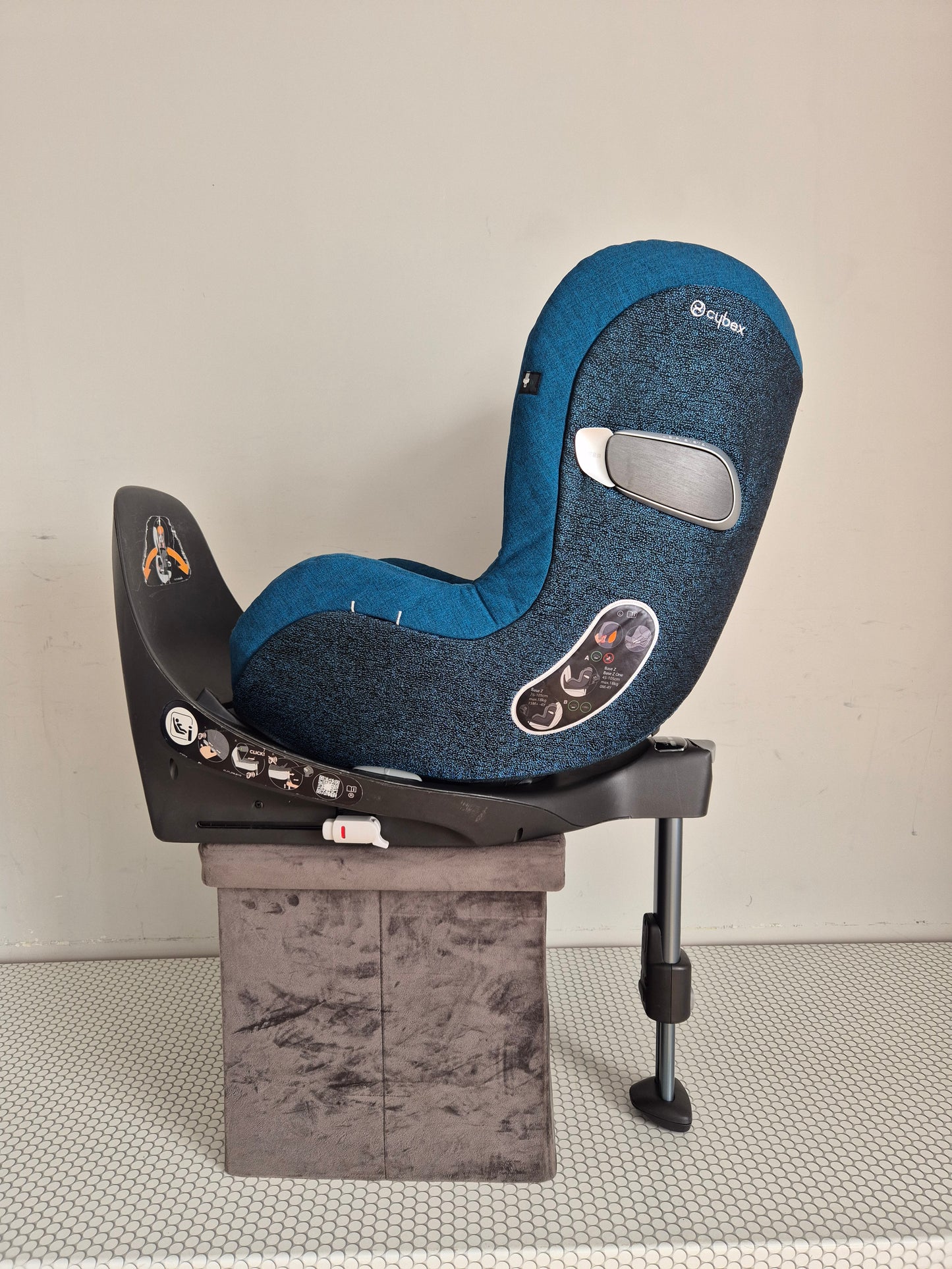 Cybex Sirona Z Plus i-Size 0-18kg. su Base Z IsoFix baze.