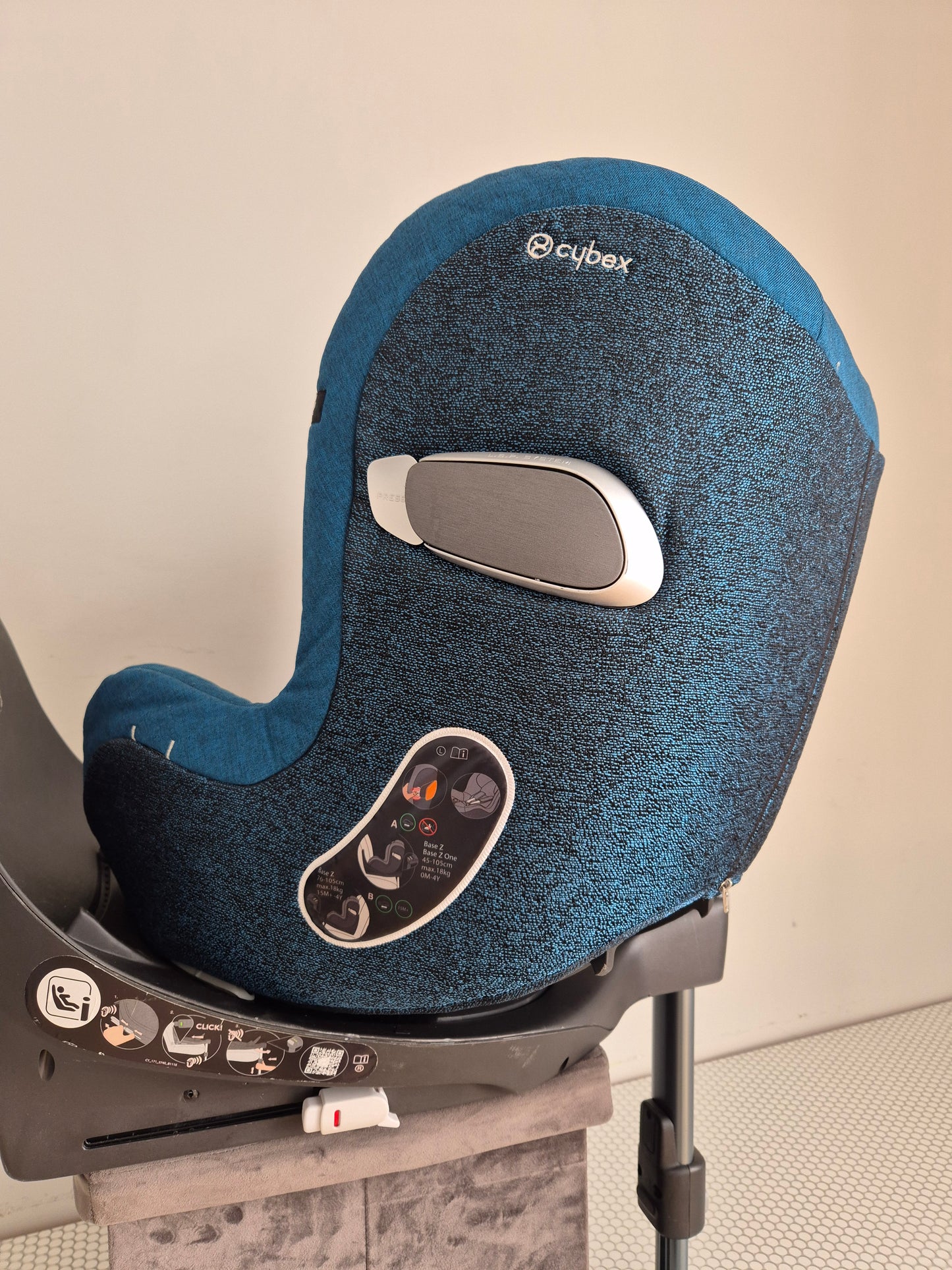 Cybex Sirona Z Plus i-Size 0-18kg. su Base Z IsoFix baze.