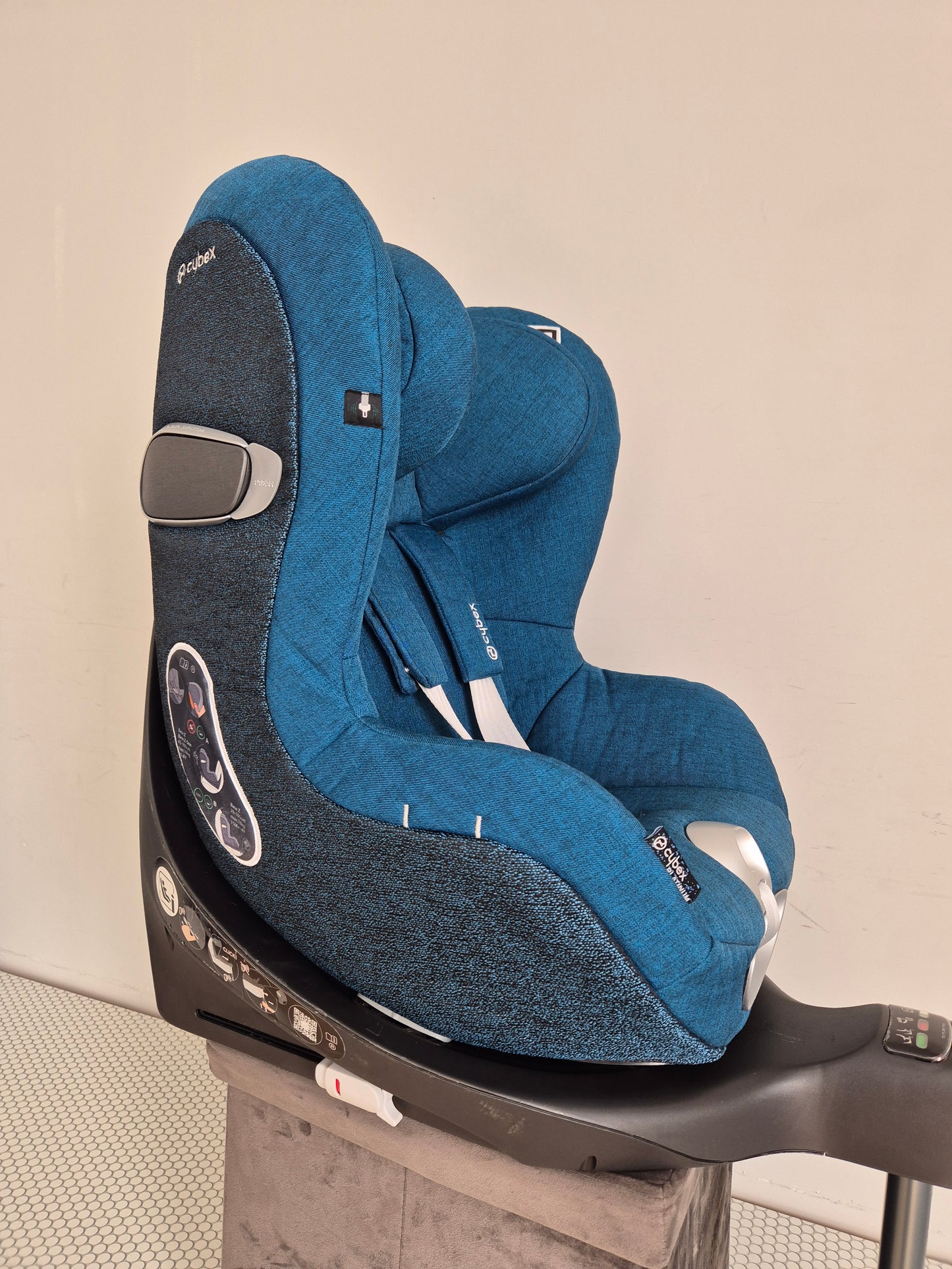 Cybex Sirona Z Plus i-Size 0-18kg. su Base Z IsoFix baze.