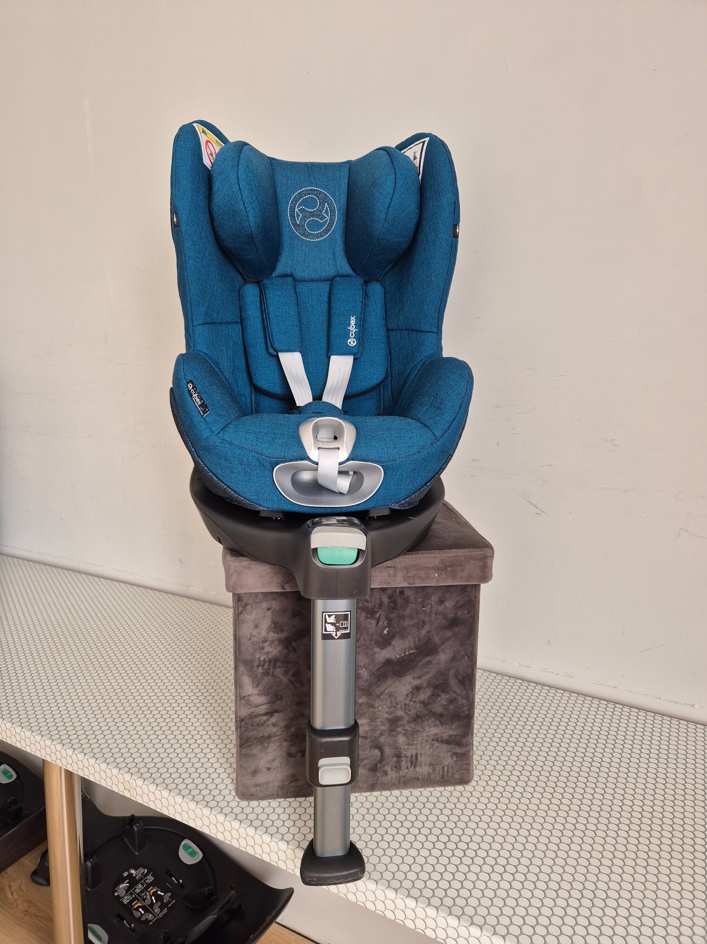 Cybex Sirona Z Plus i-Size 0-18kg. su Base Z IsoFix baze.