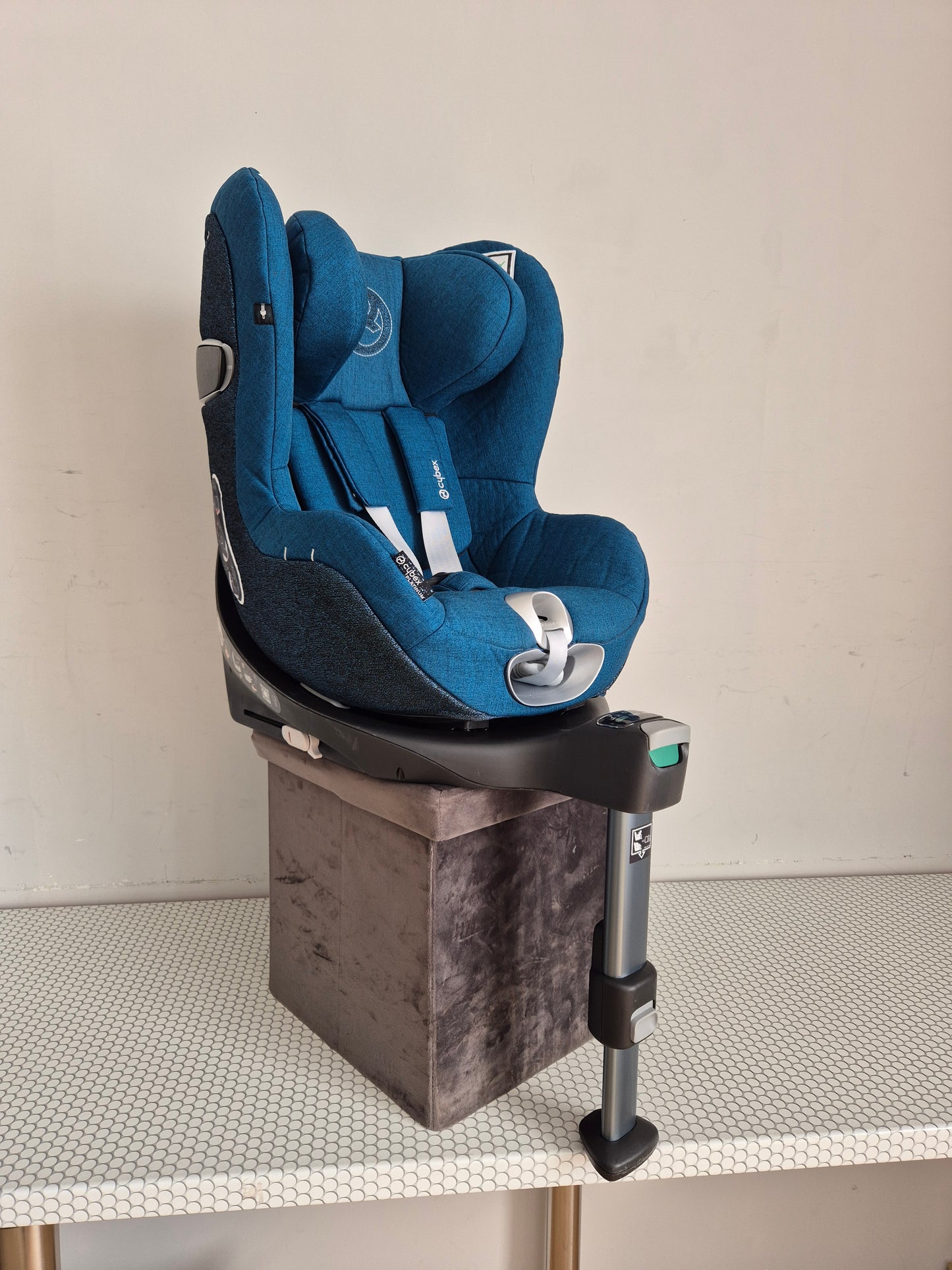 Cybex Sirona Z Plus i-Size 0-18kg. su Base Z IsoFix baze.