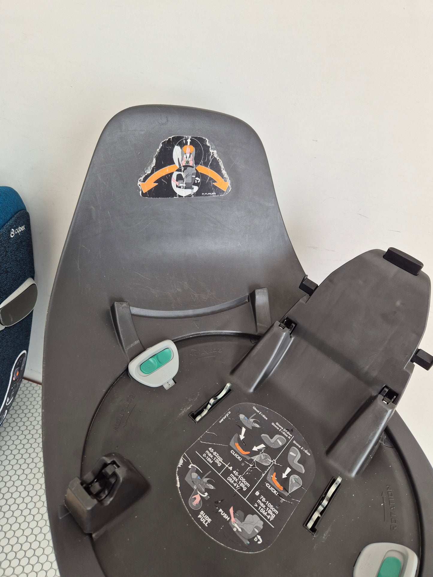 Cybex Sirona Z Plus i-Size 0-18kg. su Base Z IsoFix baze.