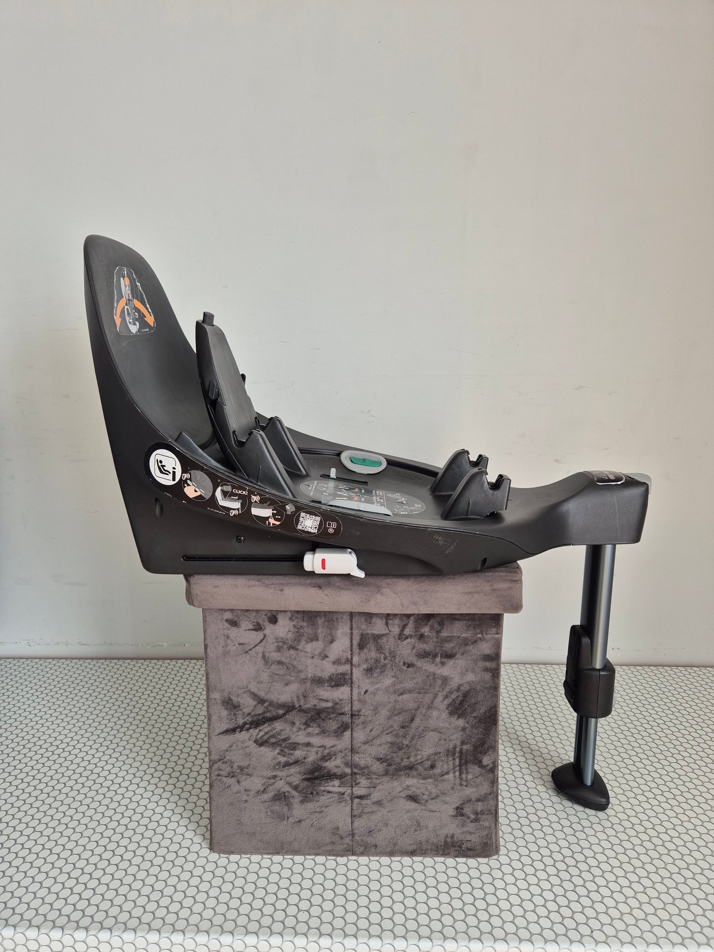 Cybex Sirona Z Plus i-Size 0-18kg. su Base Z IsoFix baze.