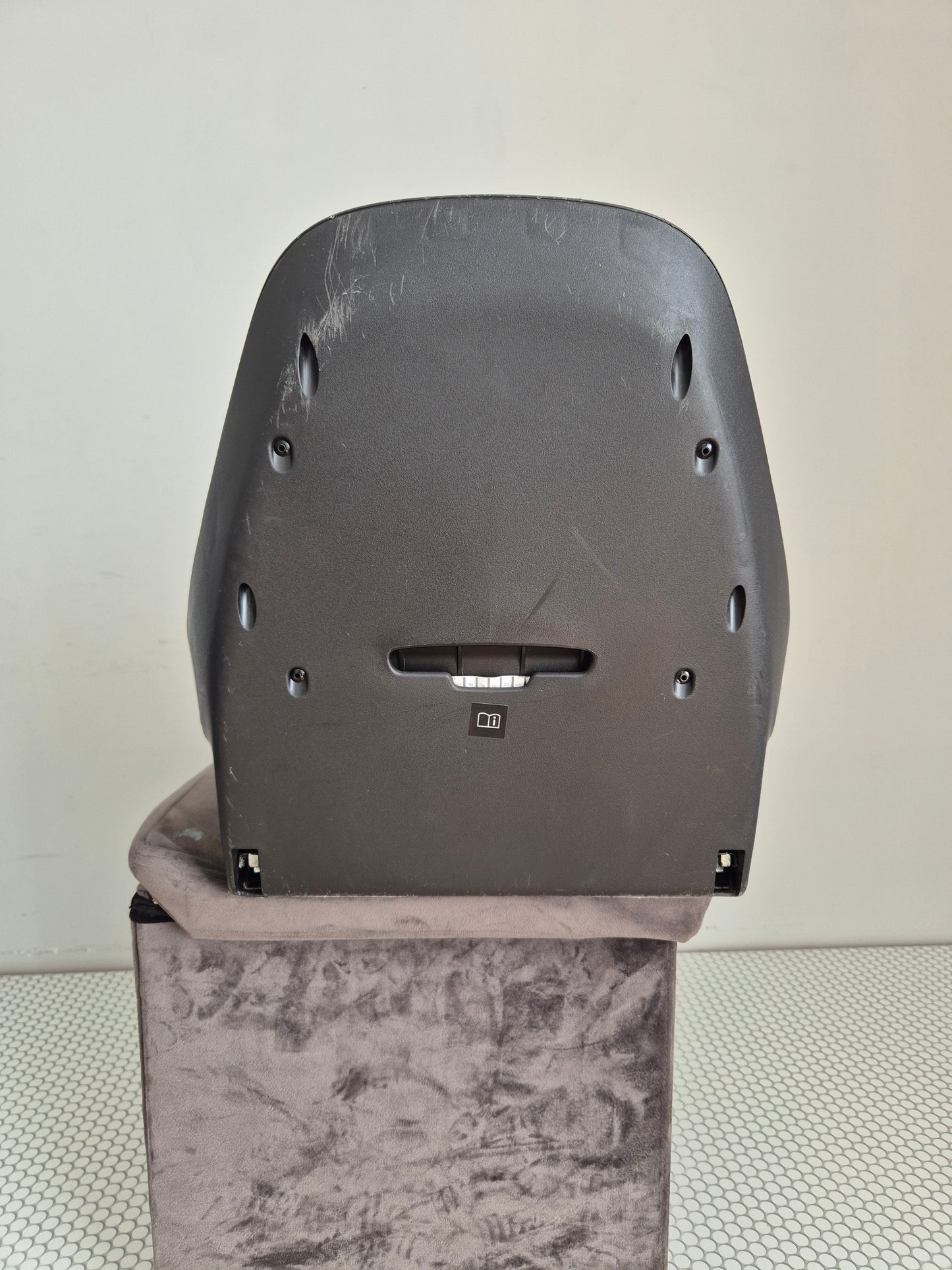 Cybex Sirona Z Plus i-Size 0-18kg. su Base Z IsoFix baze.