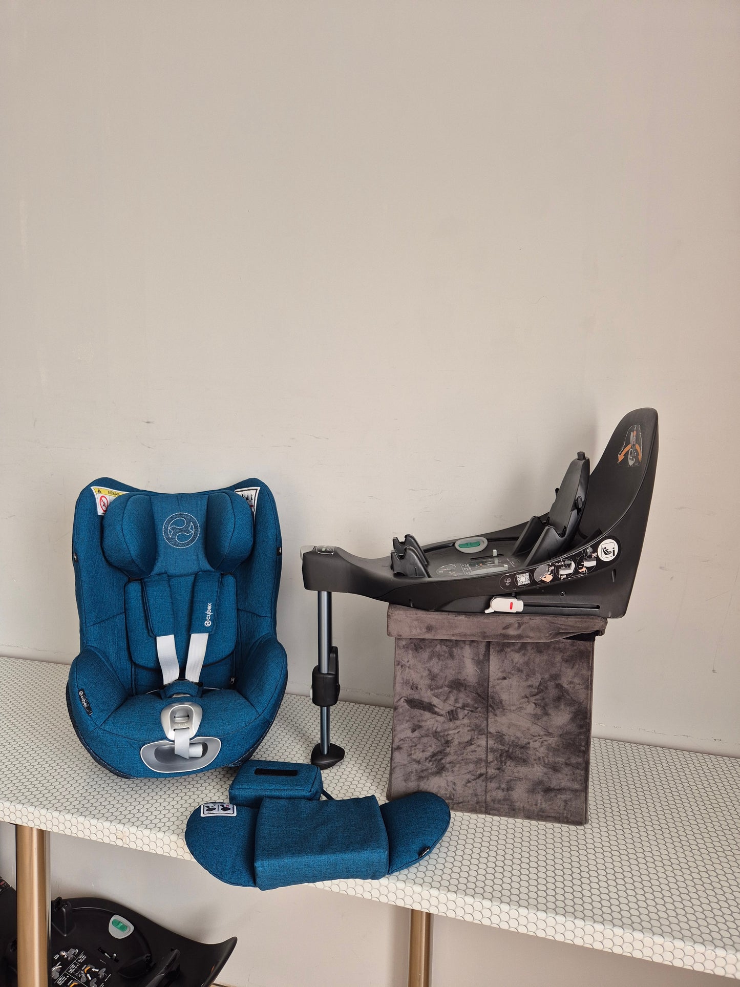 Cybex Sirona Z Plus i-Size 0-18kg. su Base Z IsoFix baze.
