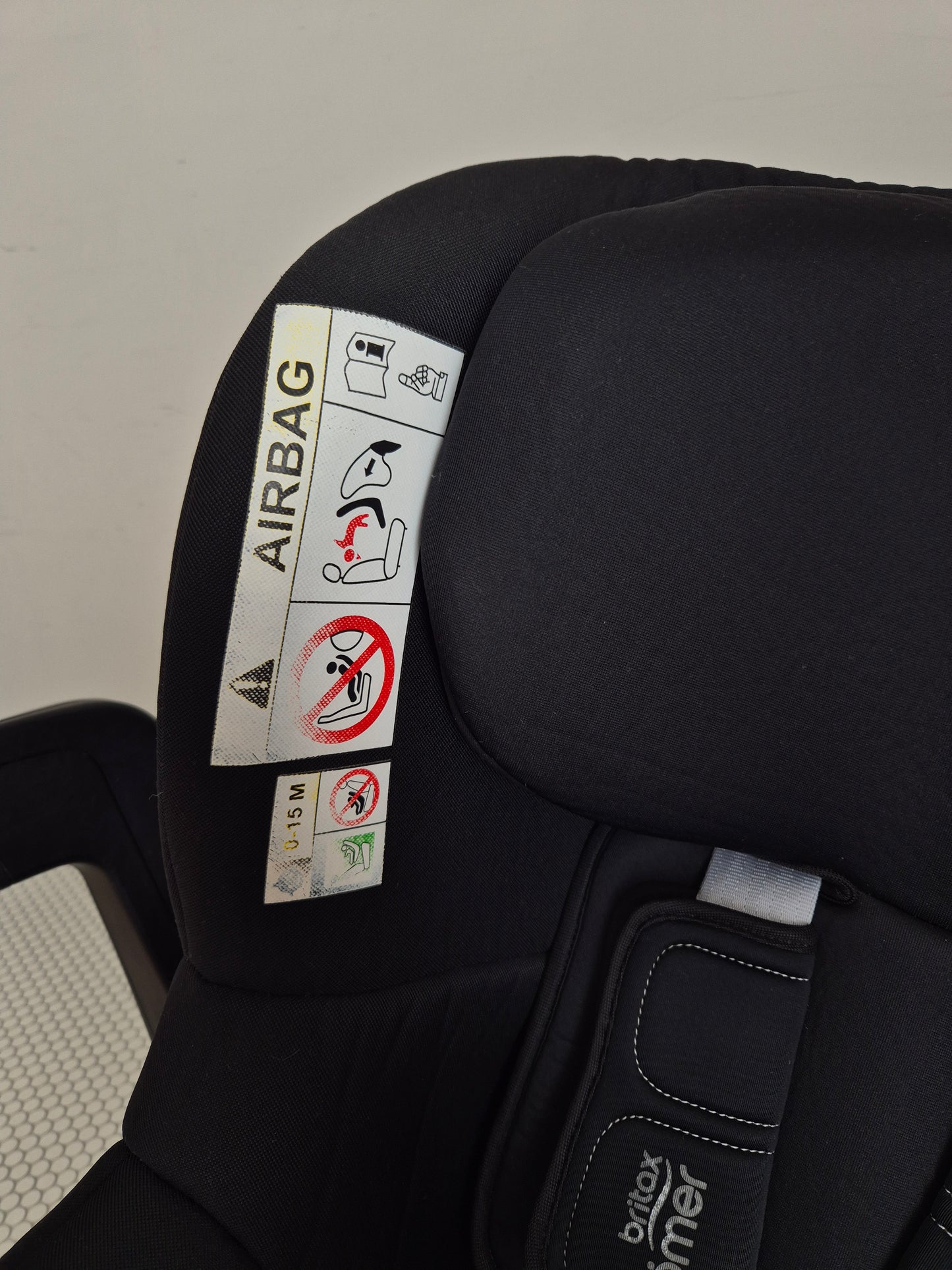 Britax Romer DualFix M i-Size 0-18kg.