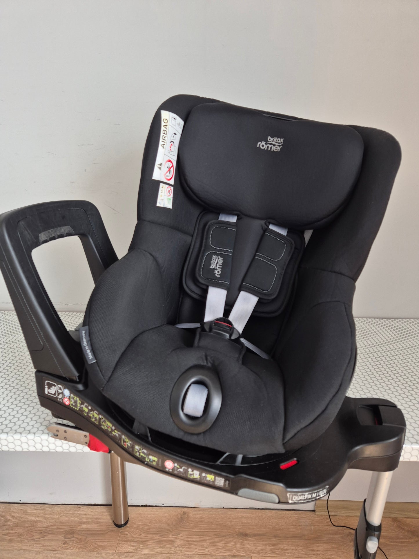 Britax Romer DualFix M i-Size 0-18kg.