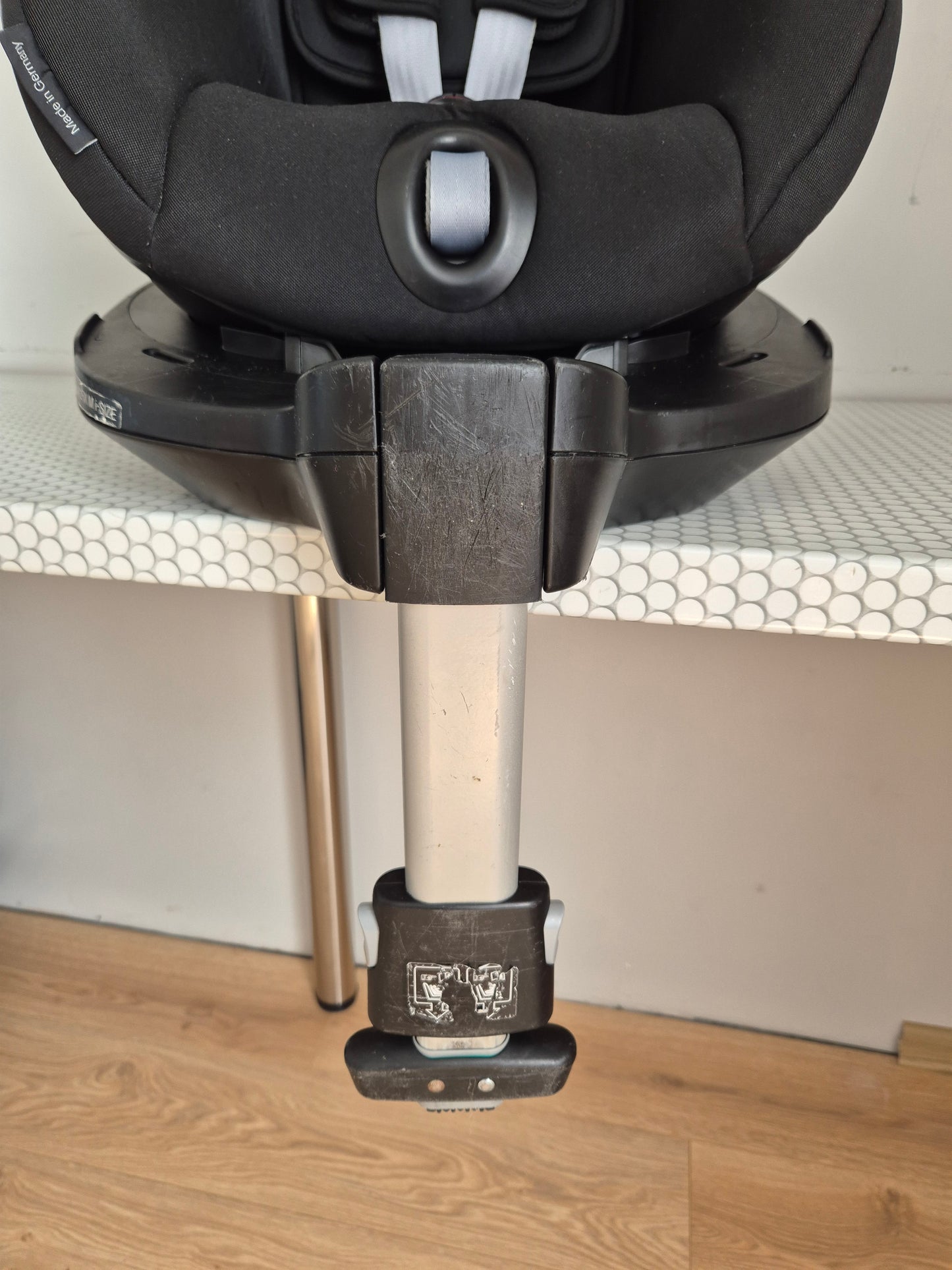 Britax Romer DualFix M i-Size 0-18kg.