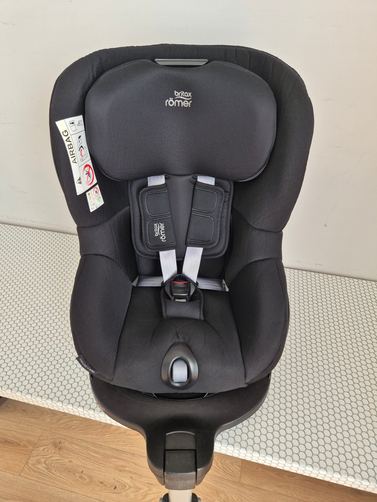 Britax Romer DualFix M i-Size 0-18kg.