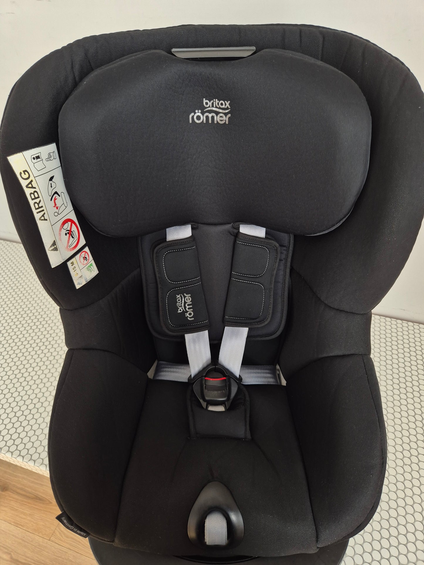 Britax Romer DualFix M i-Size 0-18kg.