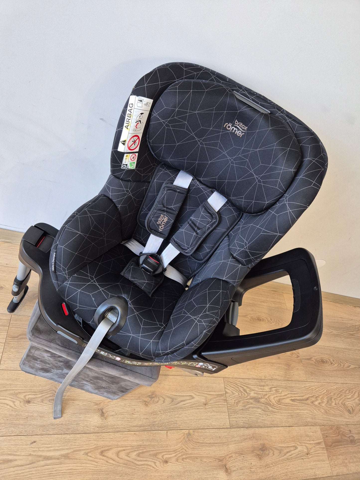 Britax Romer DualFix M i-Size 0-18kg.