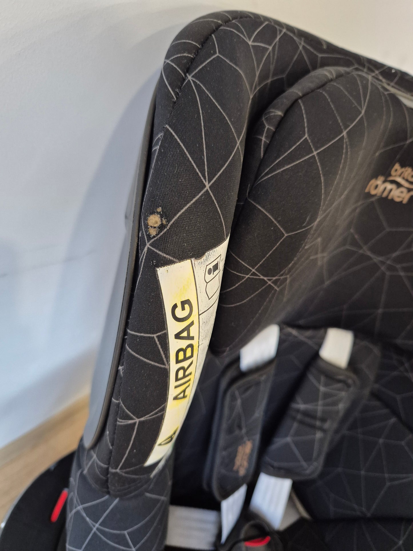 Britax Romer DualFix M i-Size 0-18kg.
