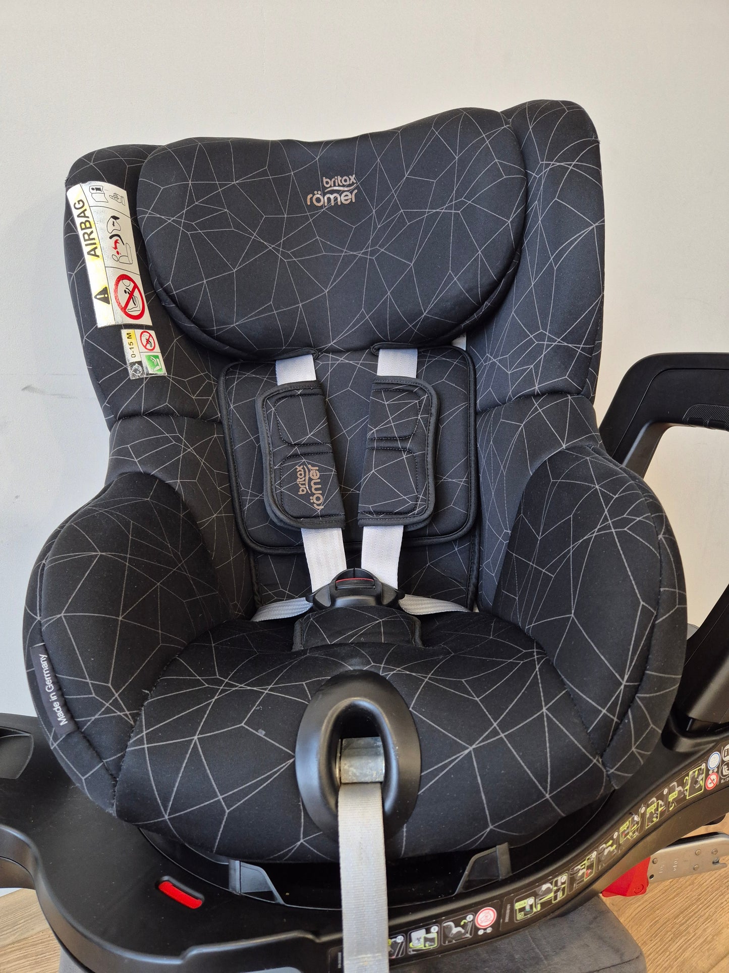 Britax Romer DualFix M i-Size 0-18kg.
