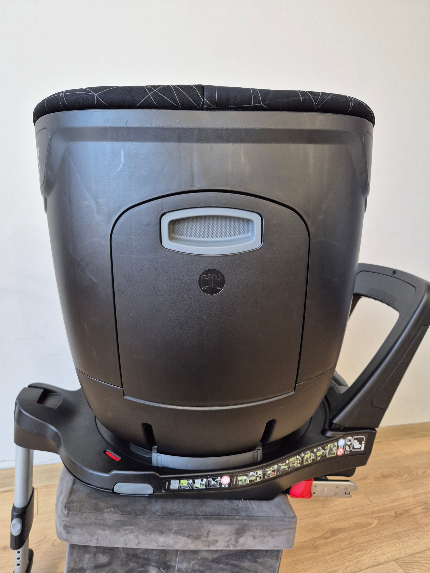 Britax Romer DualFix M i-Size 0-18kg.