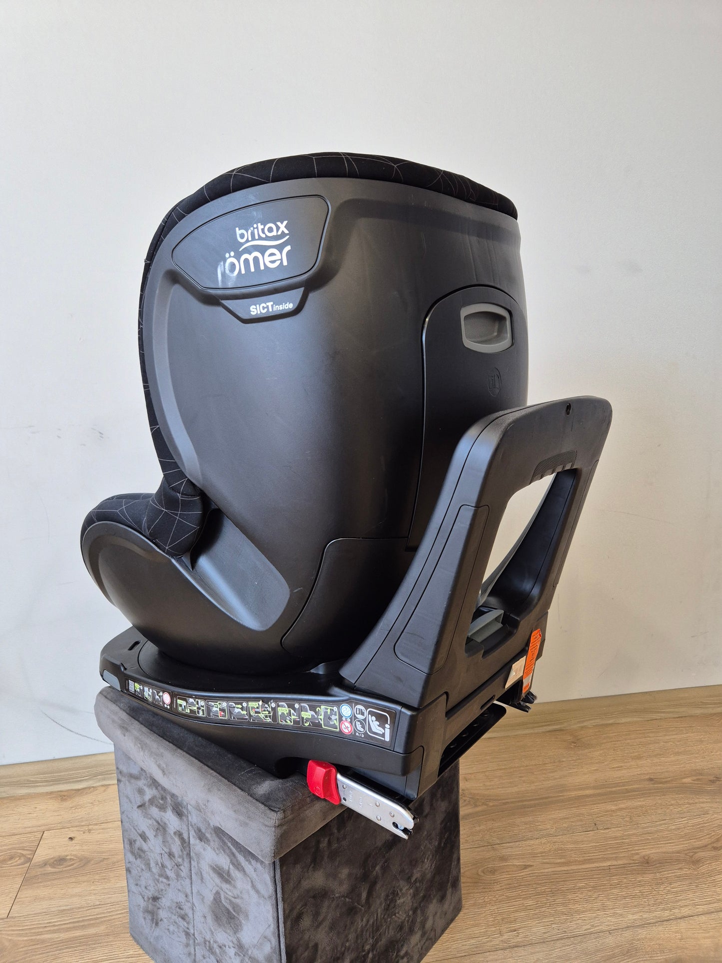 Britax Romer DualFix M i-Size 0-18kg.