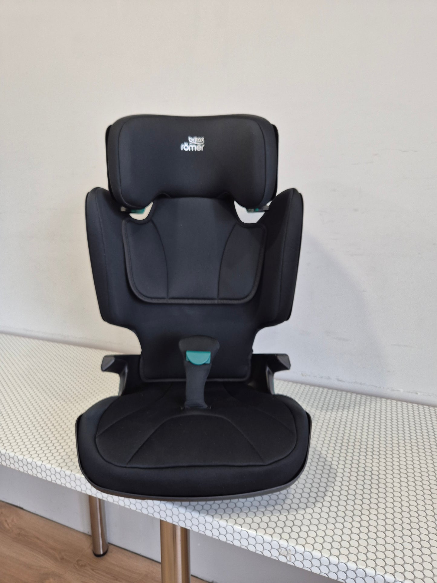 Britax KidFix i-Size 100-150cm.