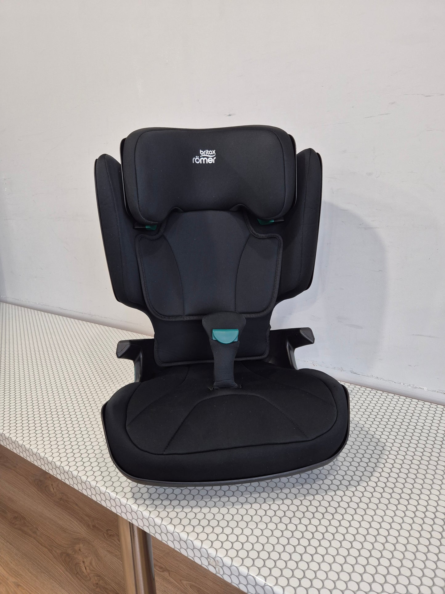 Britax KidFix i-Size 100-150cm.
