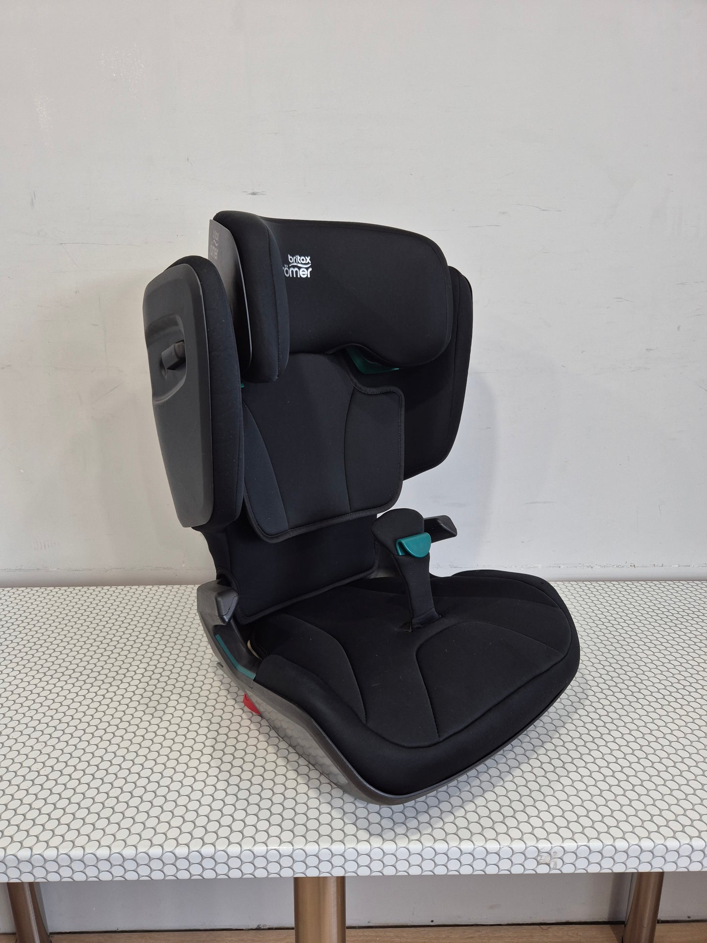 Britax KidFix i-Size 100-150cm.
