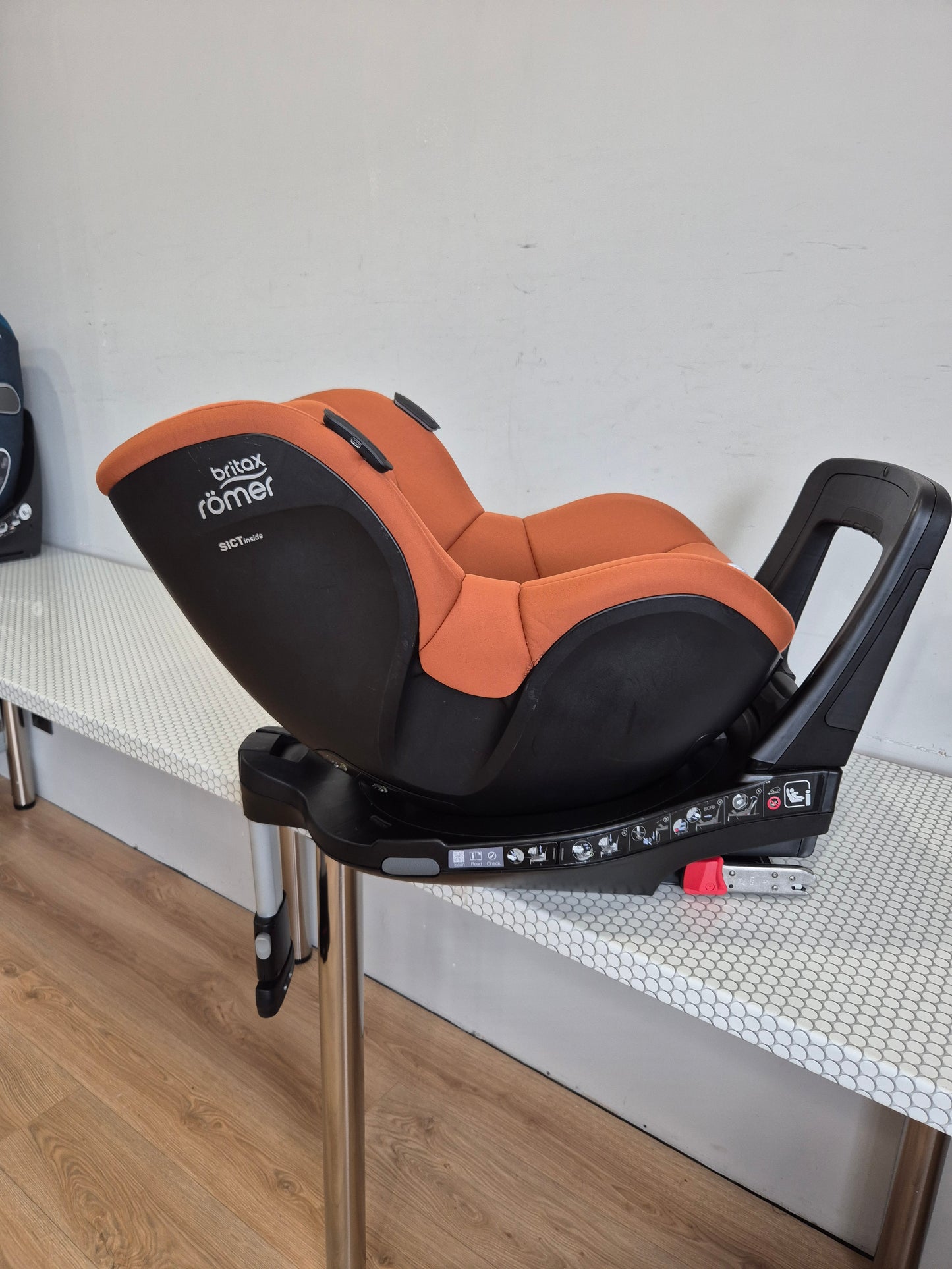 Britax DualFix iSense 0-18kg.