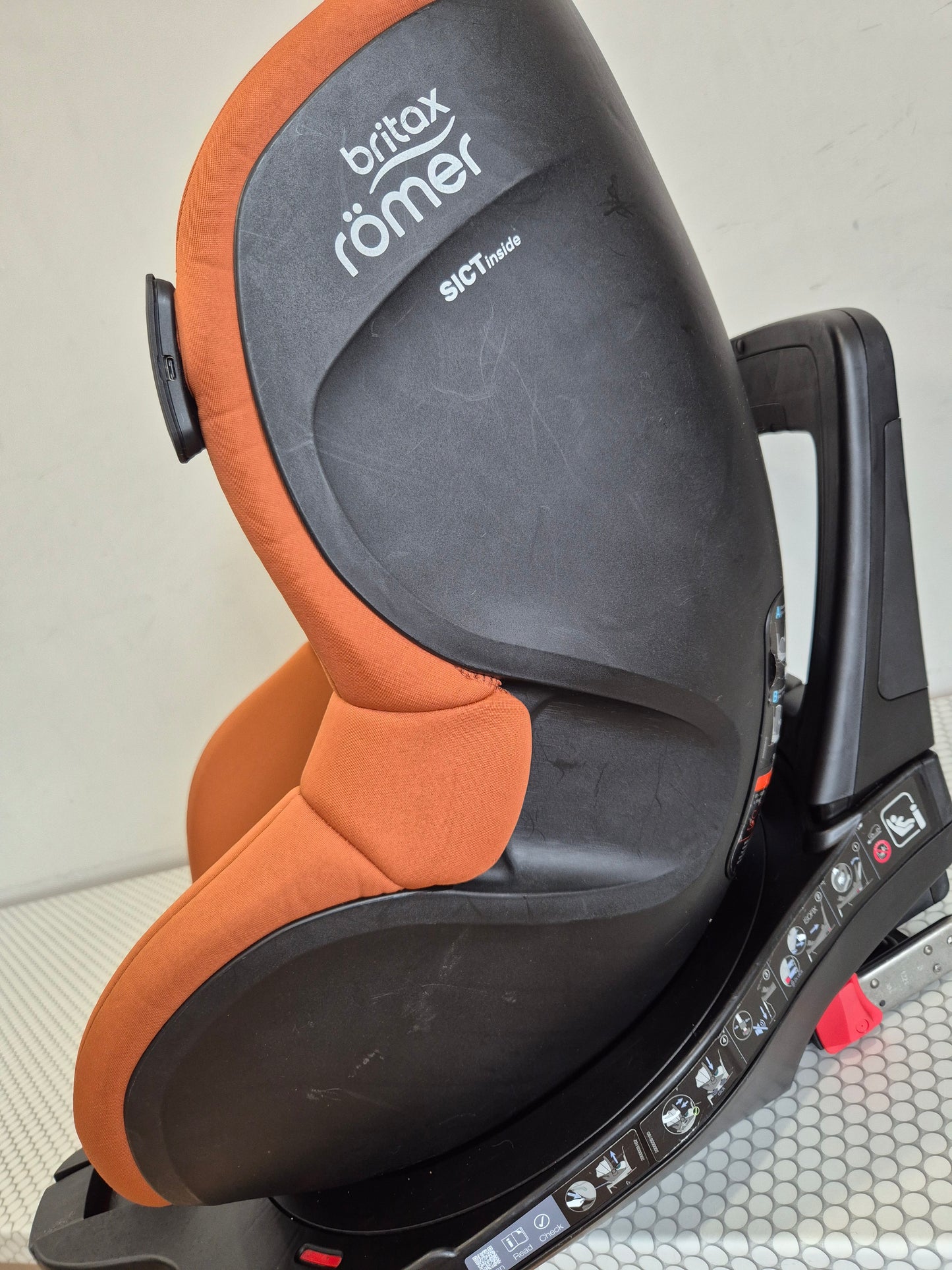 Britax DualFix iSense 0-18kg.
