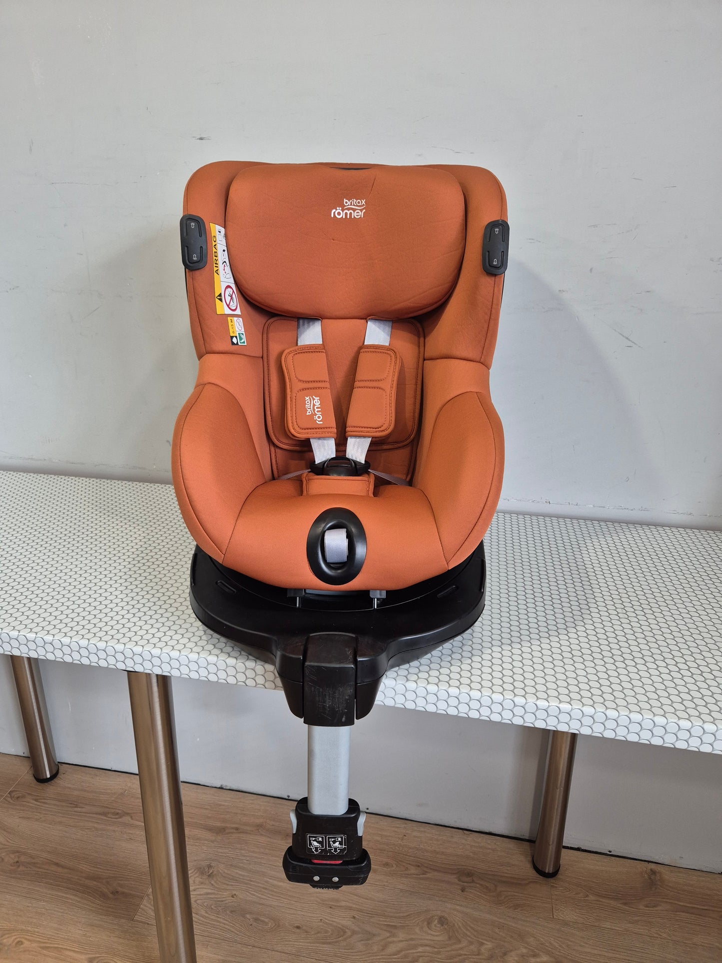 Britax DualFix iSense 0-18kg.