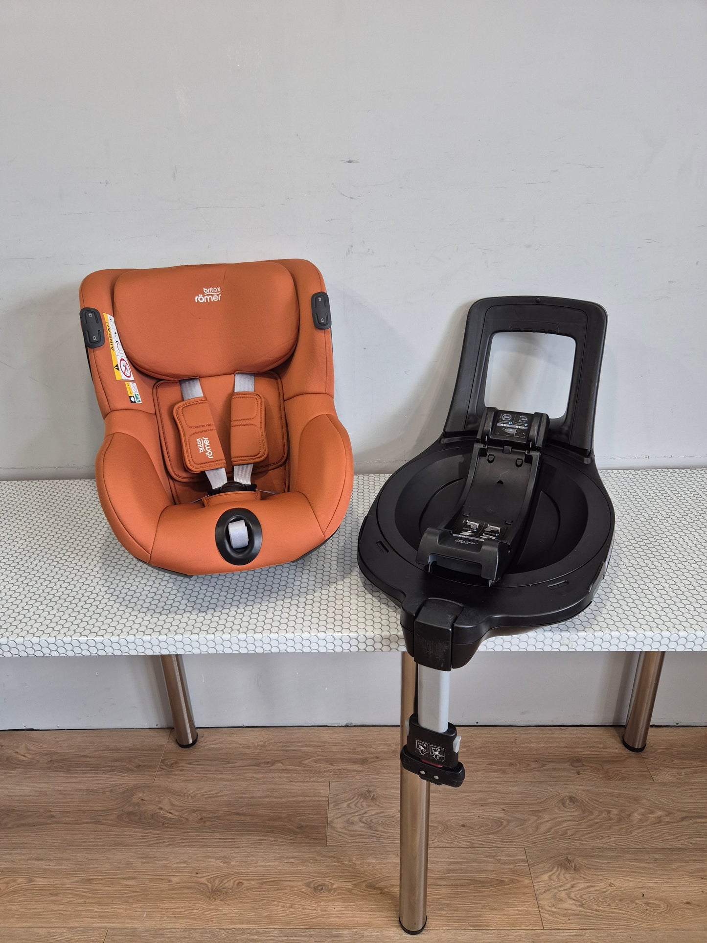 Britax DualFix iSense 0-18kg.