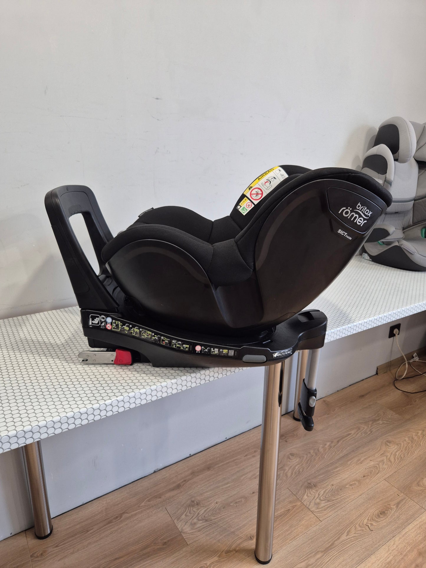 Britax DualFix M i-Size 0-18kg.