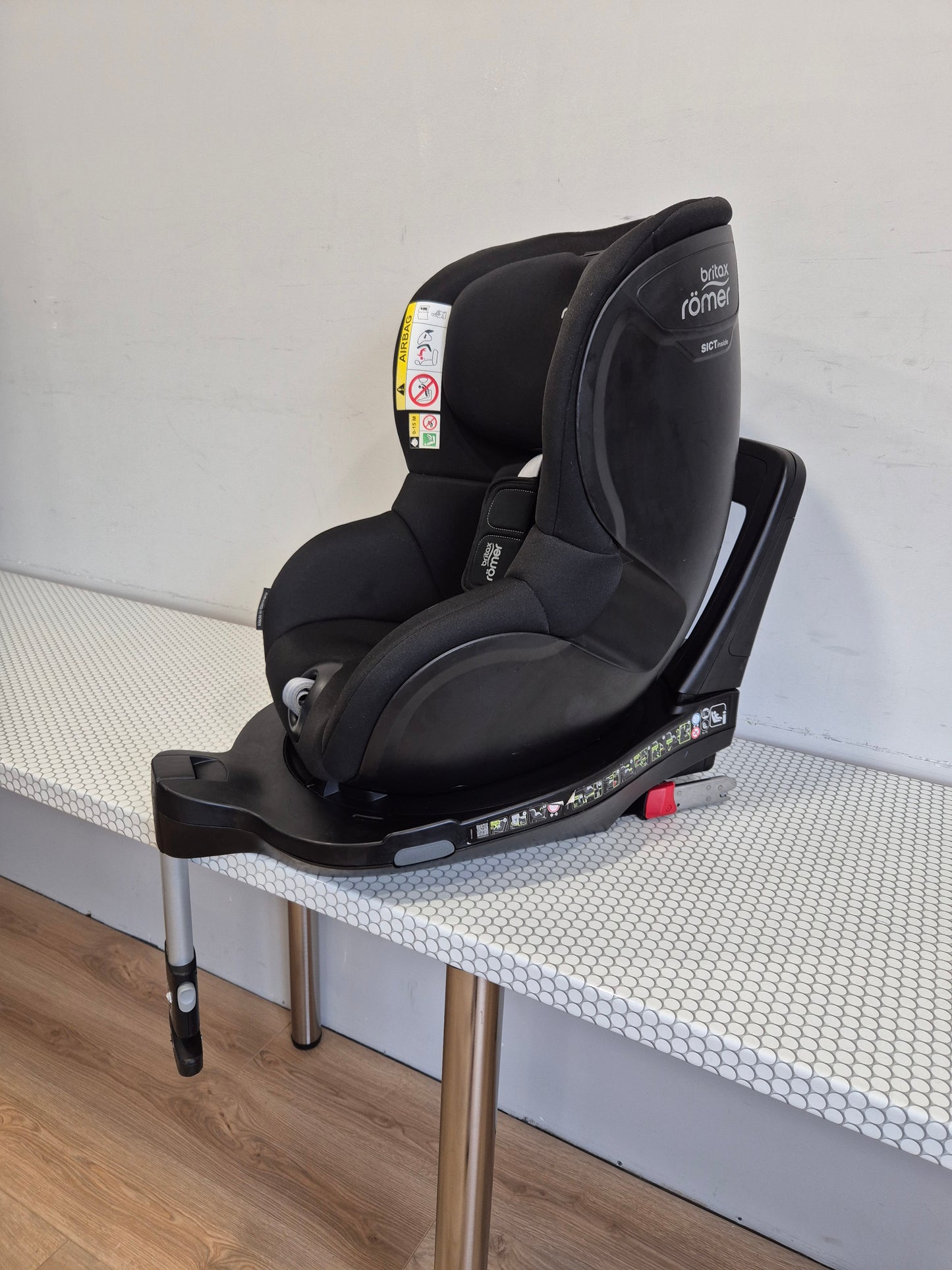 Britax DualFix M i-Size 0-18kg.