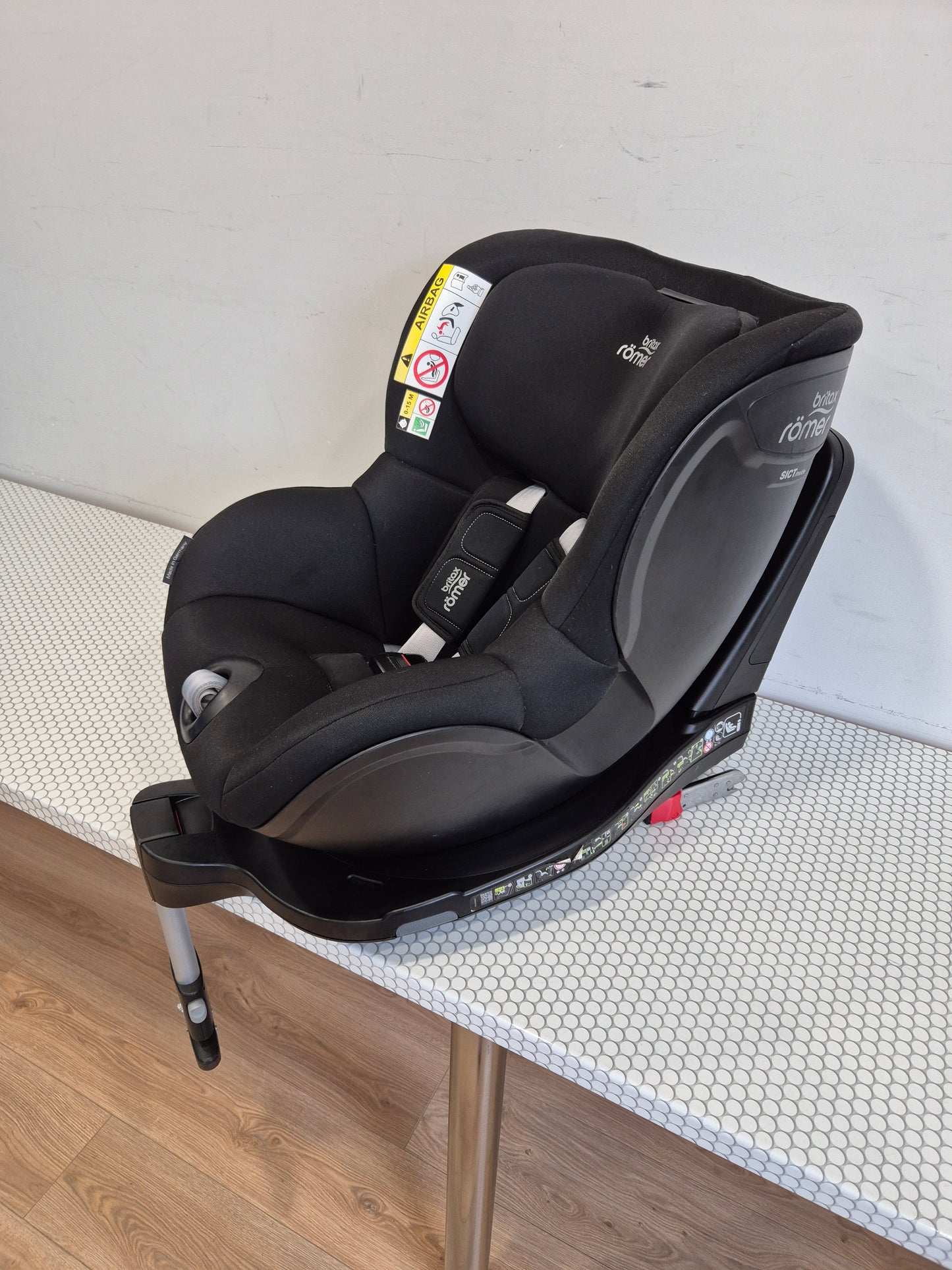 Britax DualFix M i-Size 0-18kg.