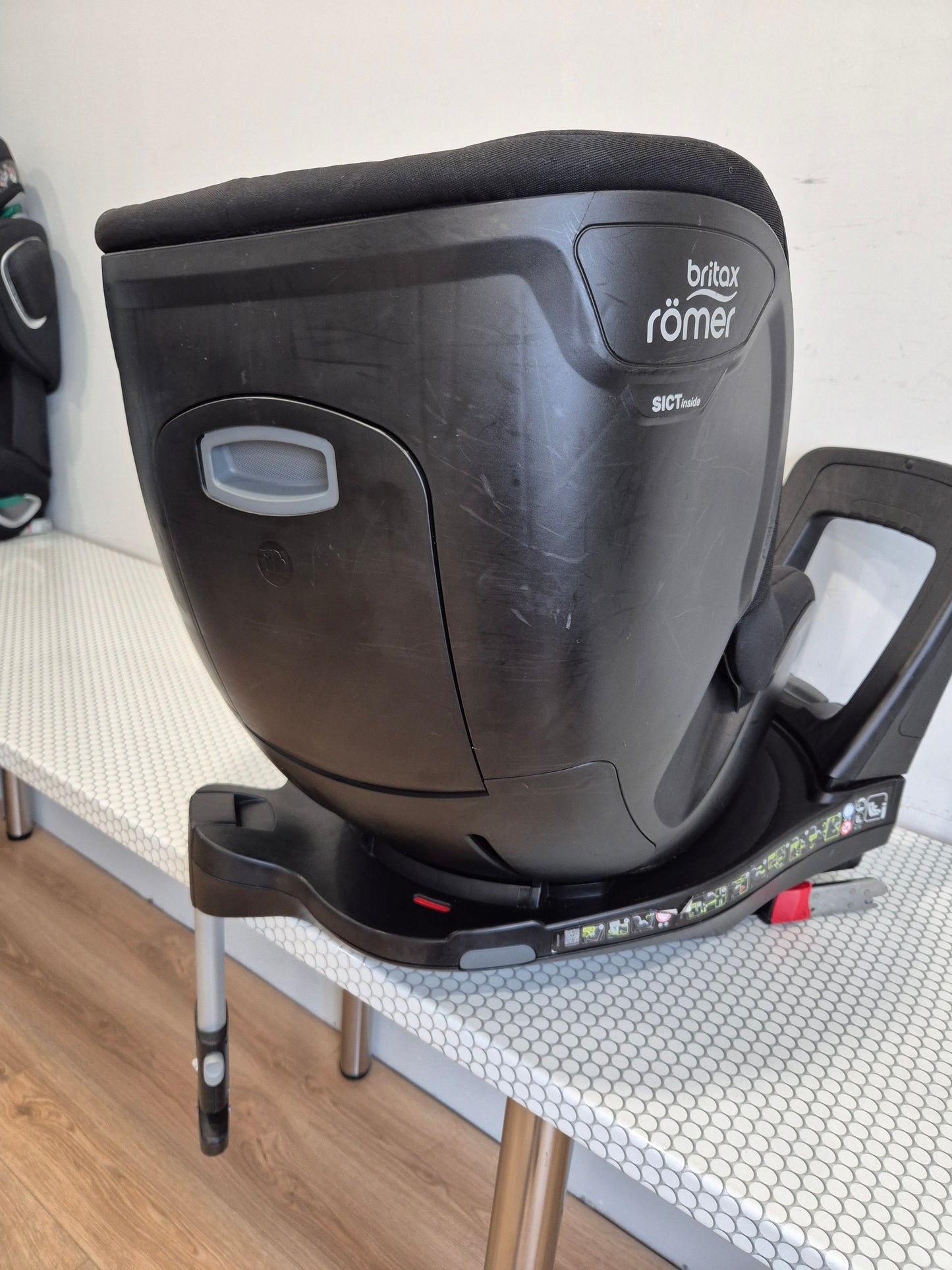 Britax DualFix M i-Size 0-18kg.
