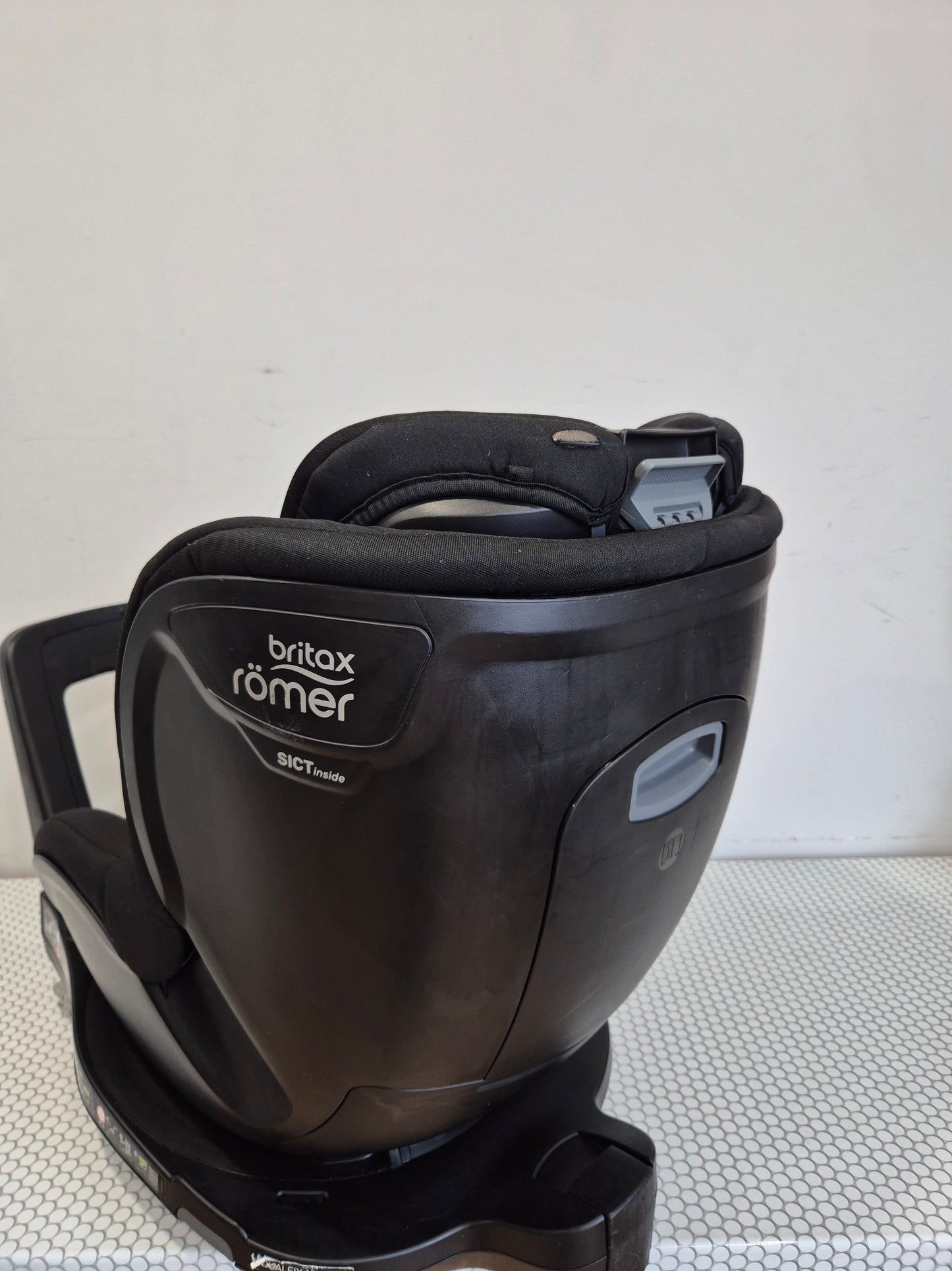 Britax DualFix M i-Size 0-18kg.