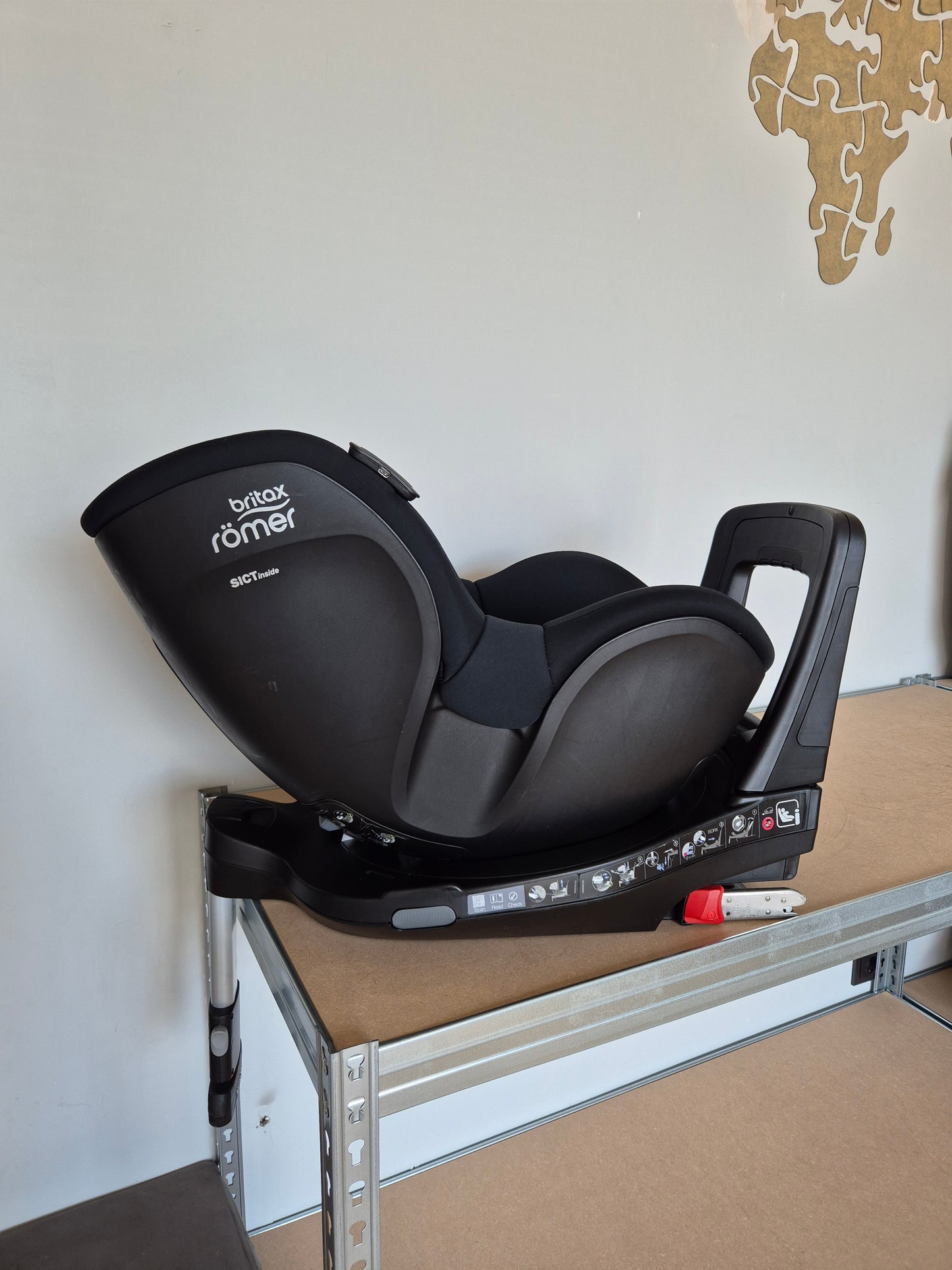 Britax DualFix iSense 0-18kg. su baze