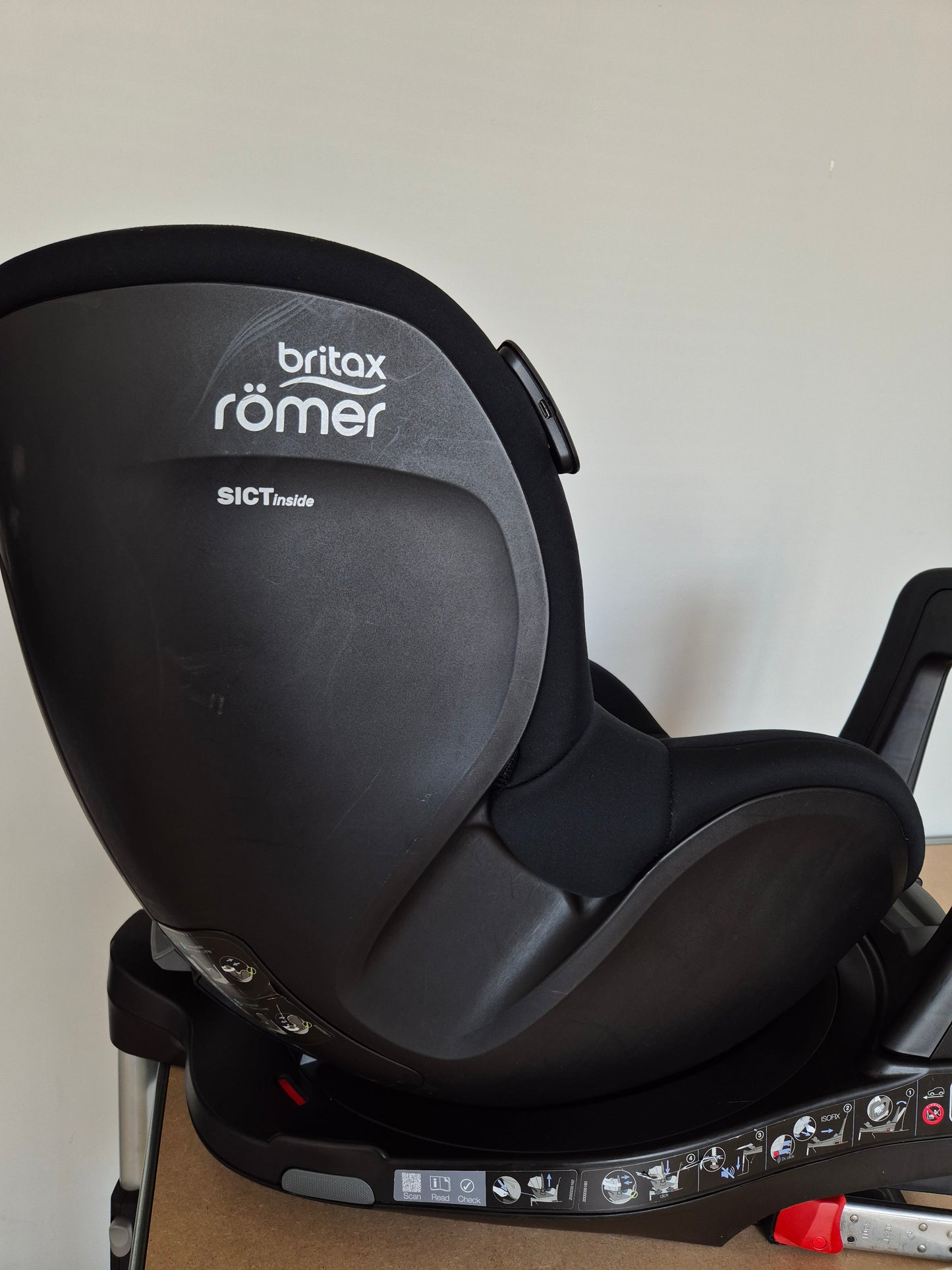 Britax DualFix iSense 0-18kg. su baze