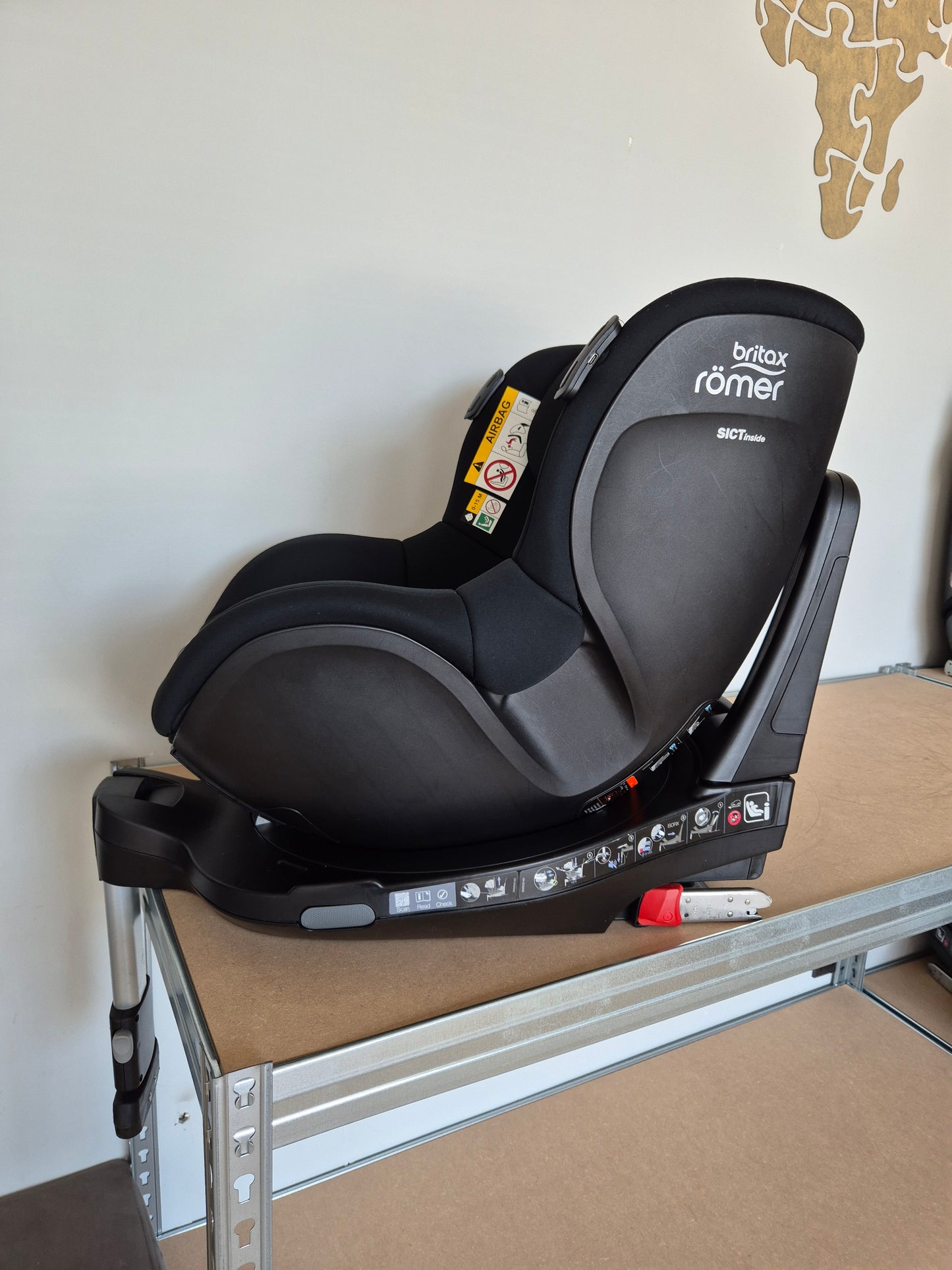 Britax DualFix iSense 0-18kg. su baze