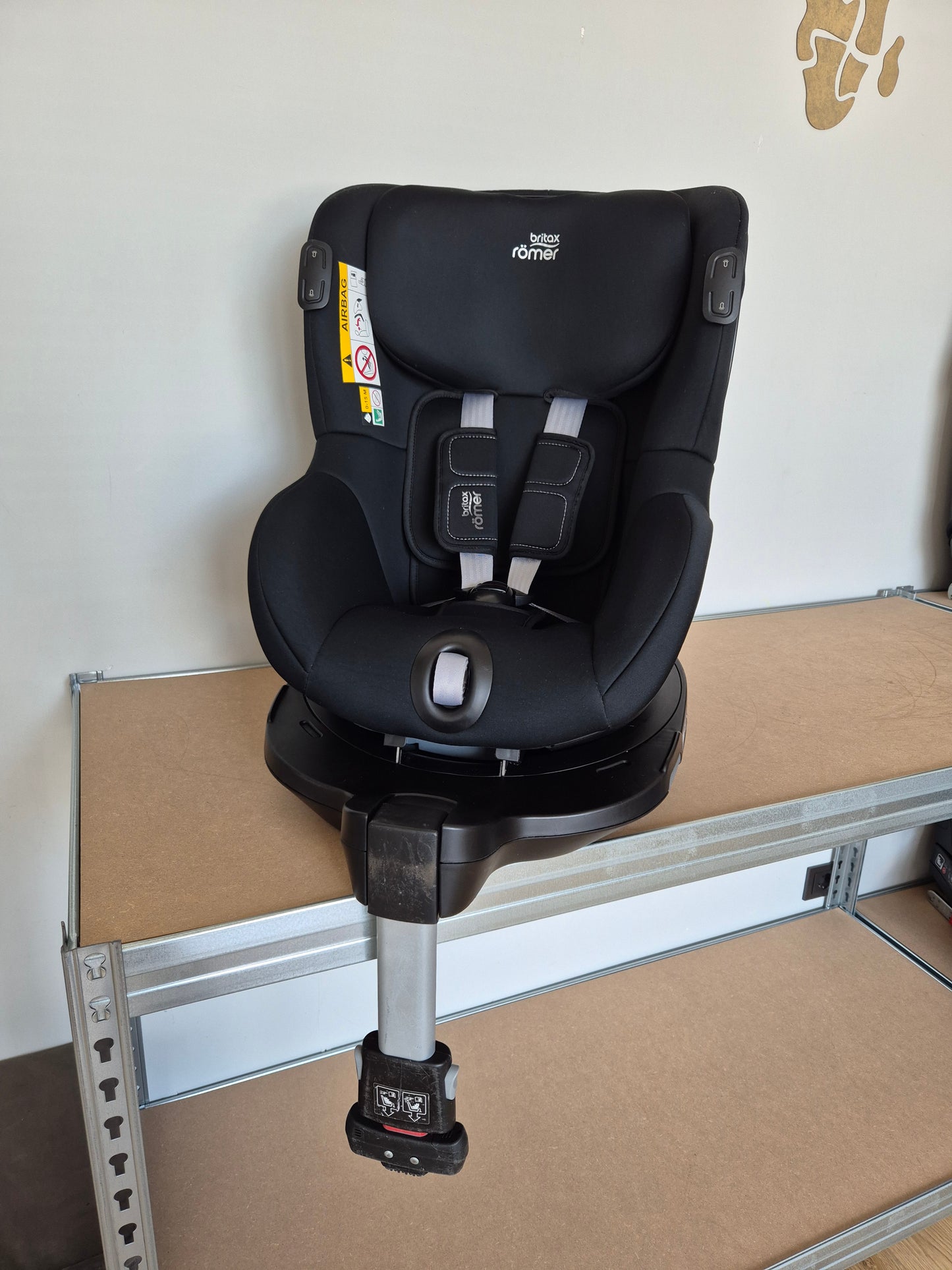 Britax DualFix iSense 0-18kg. su baze