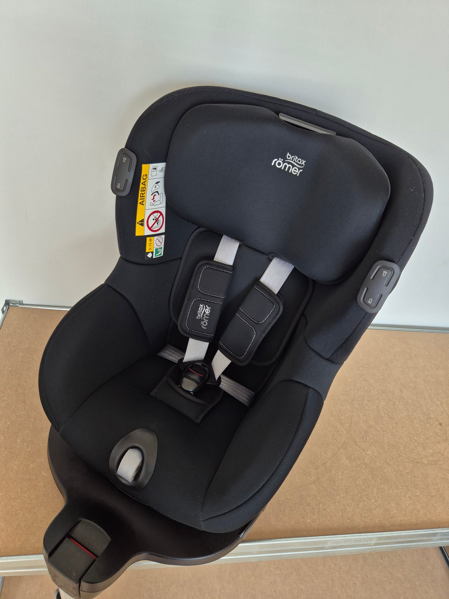 Britax DualFix iSense 0-18kg. su baze