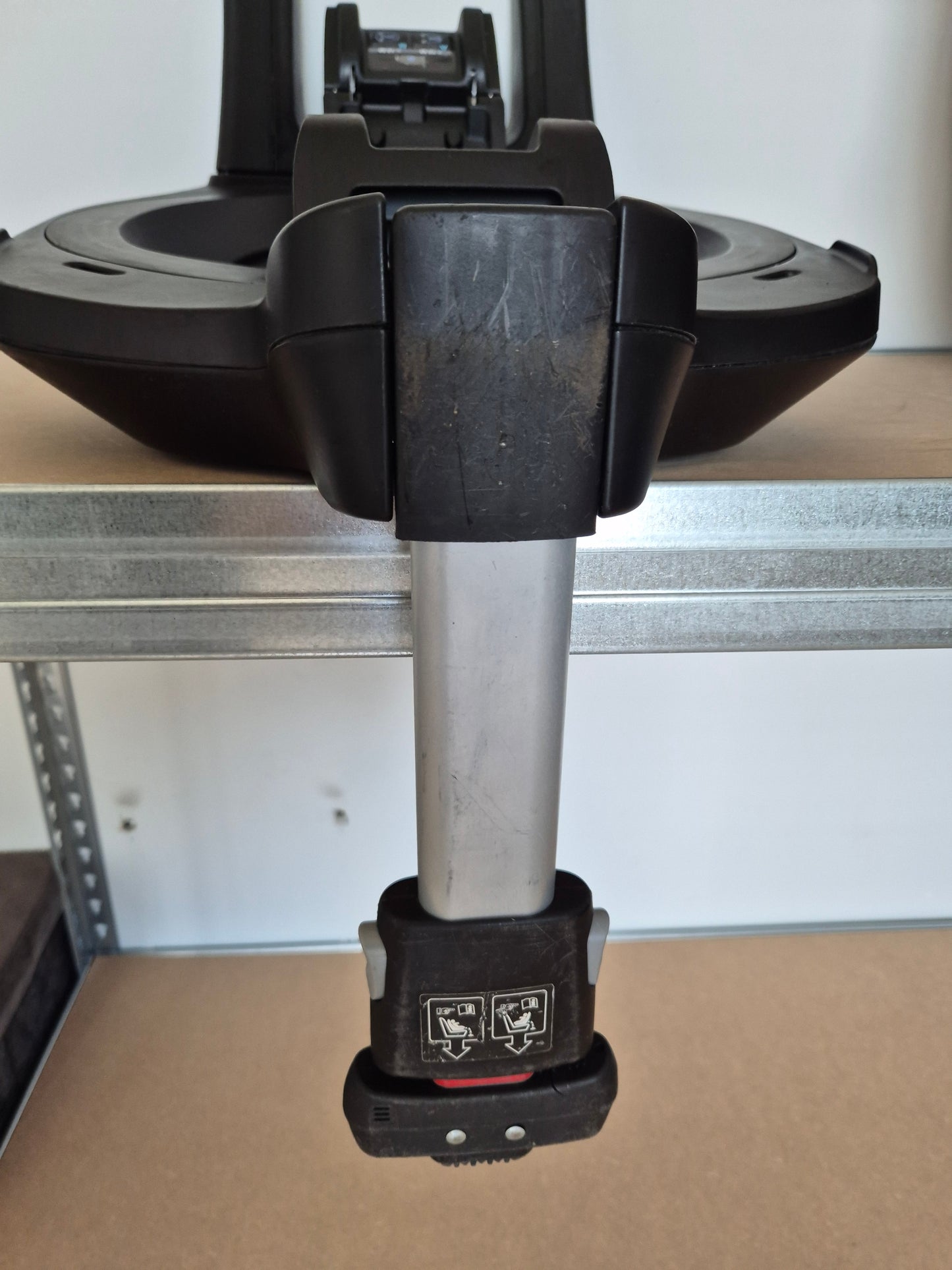 Britax DualFix iSense 0-18kg. su baze