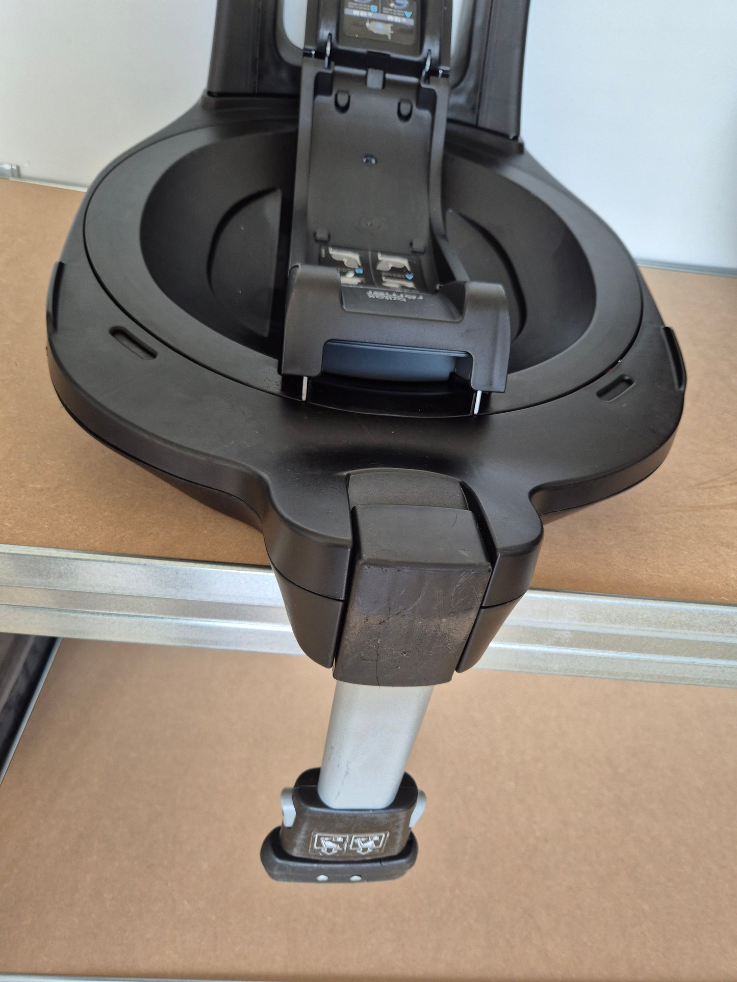 Britax DualFix iSense 0-18kg. su baze