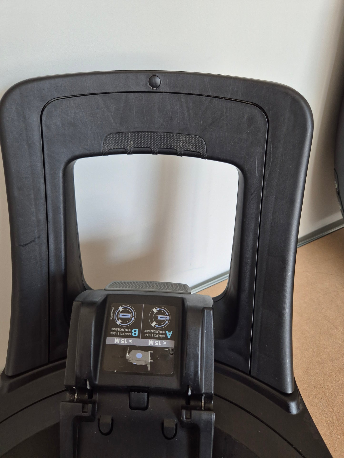 Britax DualFix iSense 0-18kg. su baze
