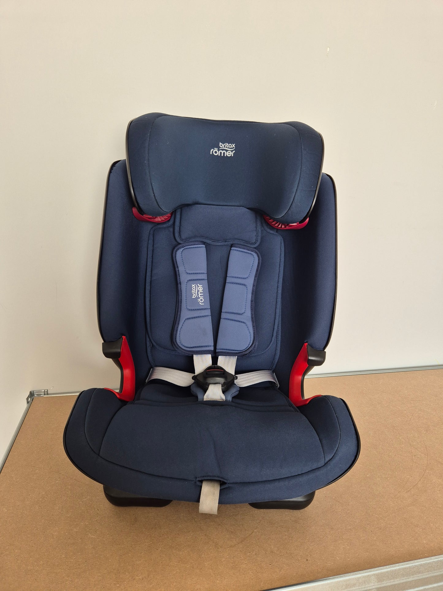 Britax Advansafix IV M 9-36kg.