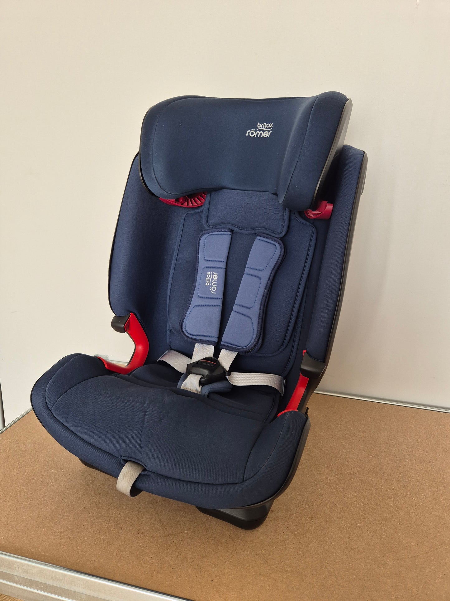 Britax Advansafix IV M 9-36kg.