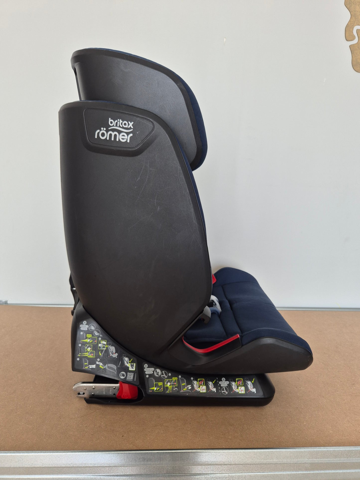 Britax Advansafix IV M 9-36kg.