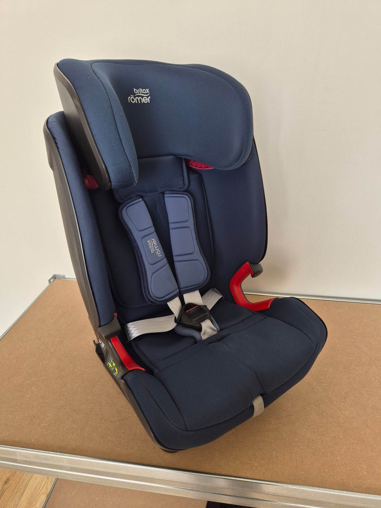 Britax Advansafix IV M 9-36kg.