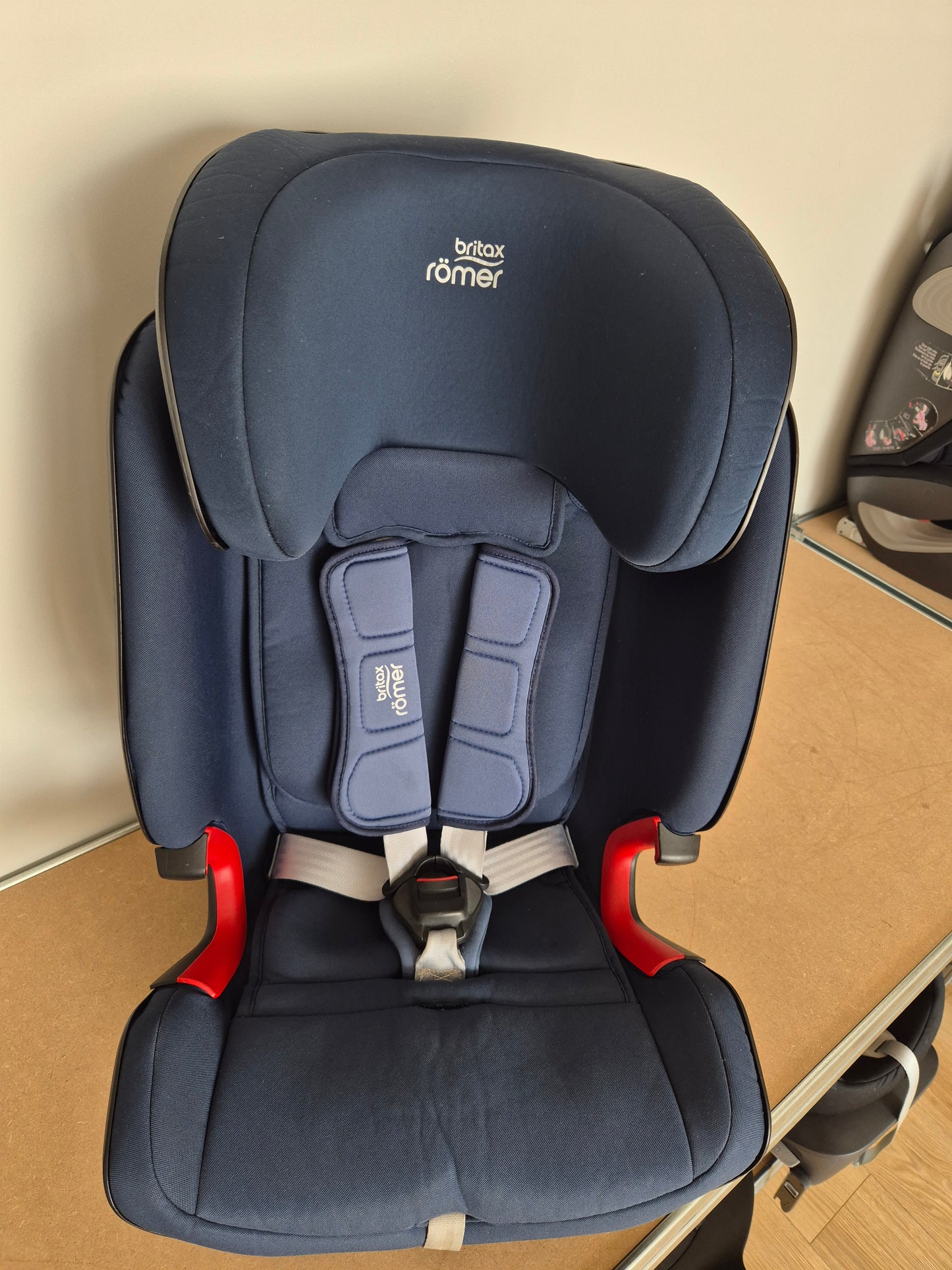 Britax Advansafix IV M 9-36kg.