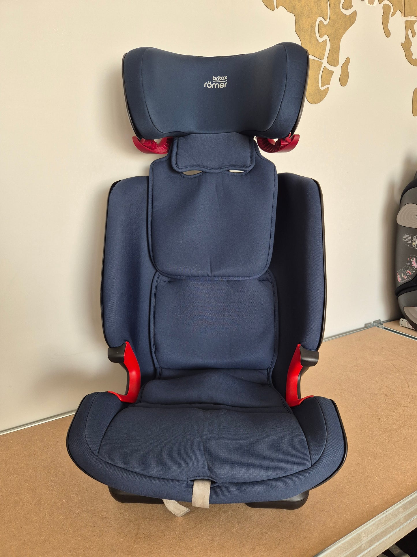 Britax Advansafix IV M 9-36kg.