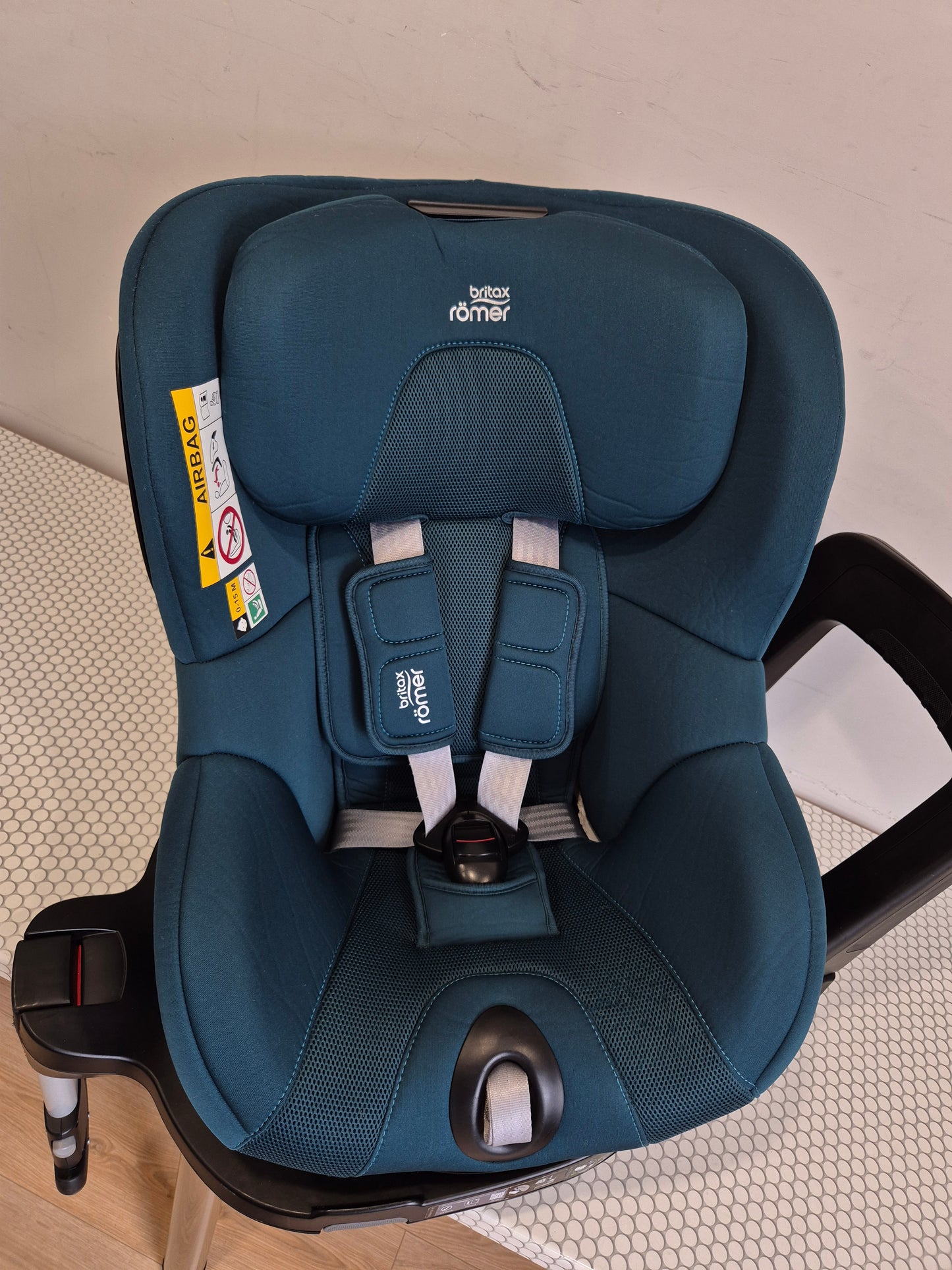 Britax DualFix3 i-Size 61-105cm. su baze