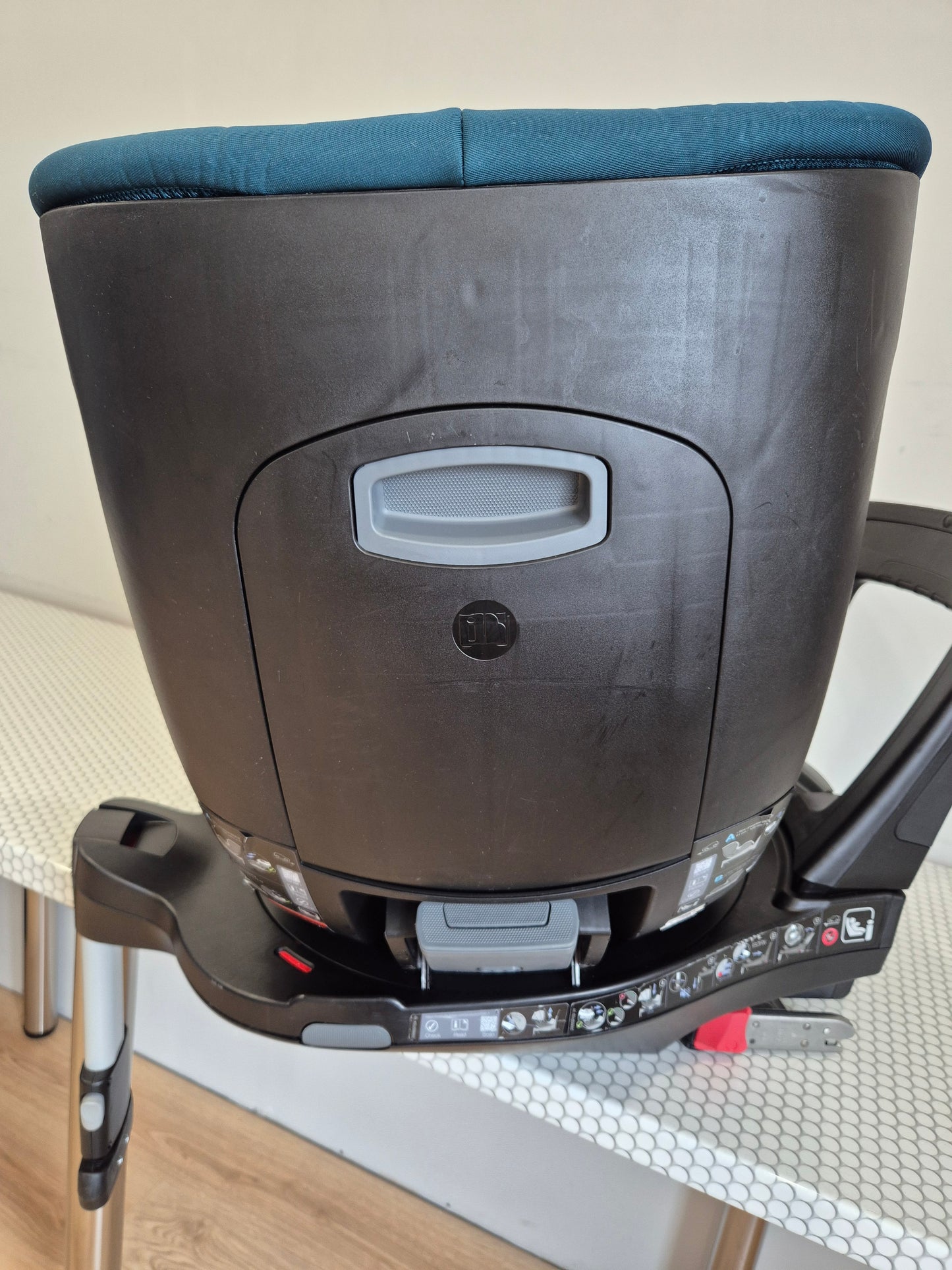 Britax DualFix3 i-Size 61-105cm. su baze
