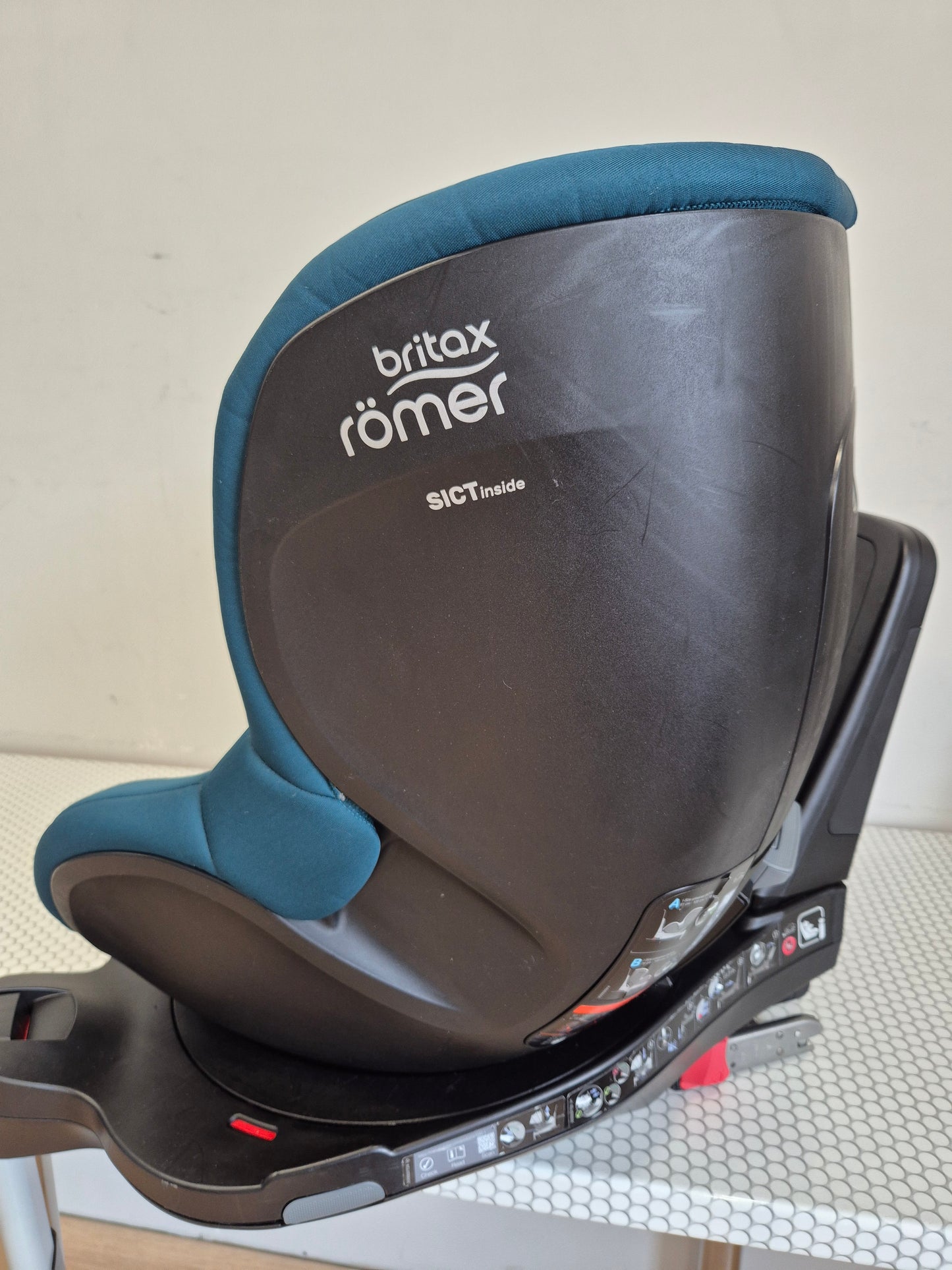 Britax DualFix3 i-Size 61-105cm. su baze