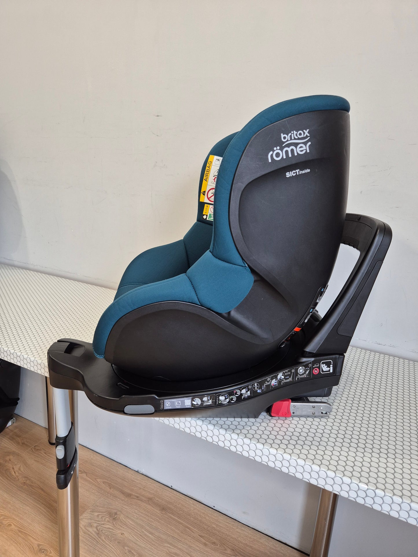 Britax DualFix3 i-Size 61-105cm. su baze