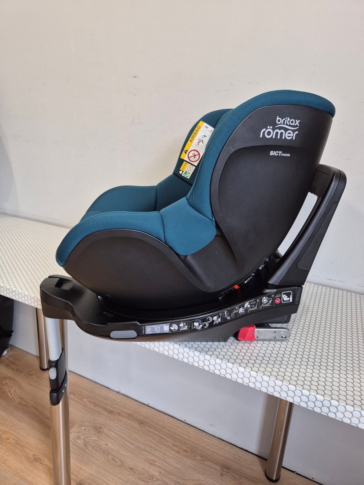Britax DualFix3 i-Size 61-105cm. su baze